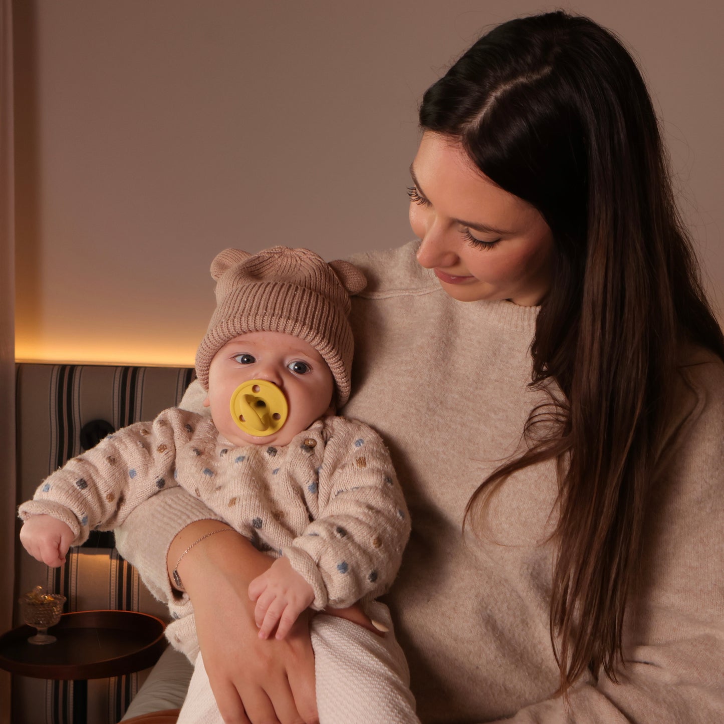 Kit 2 Chupetes Clásicos para Bebé Amarillo y Oliva | Silicona Orgánica Nenina & Co