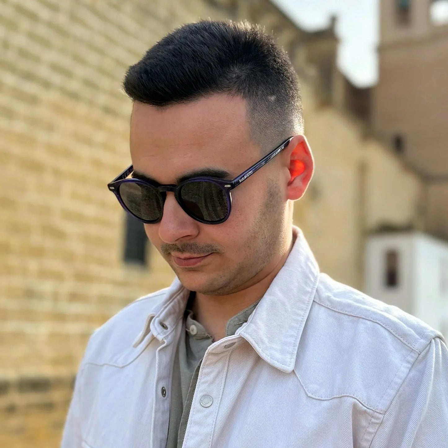 Begur · gafas de sol redondas moradas