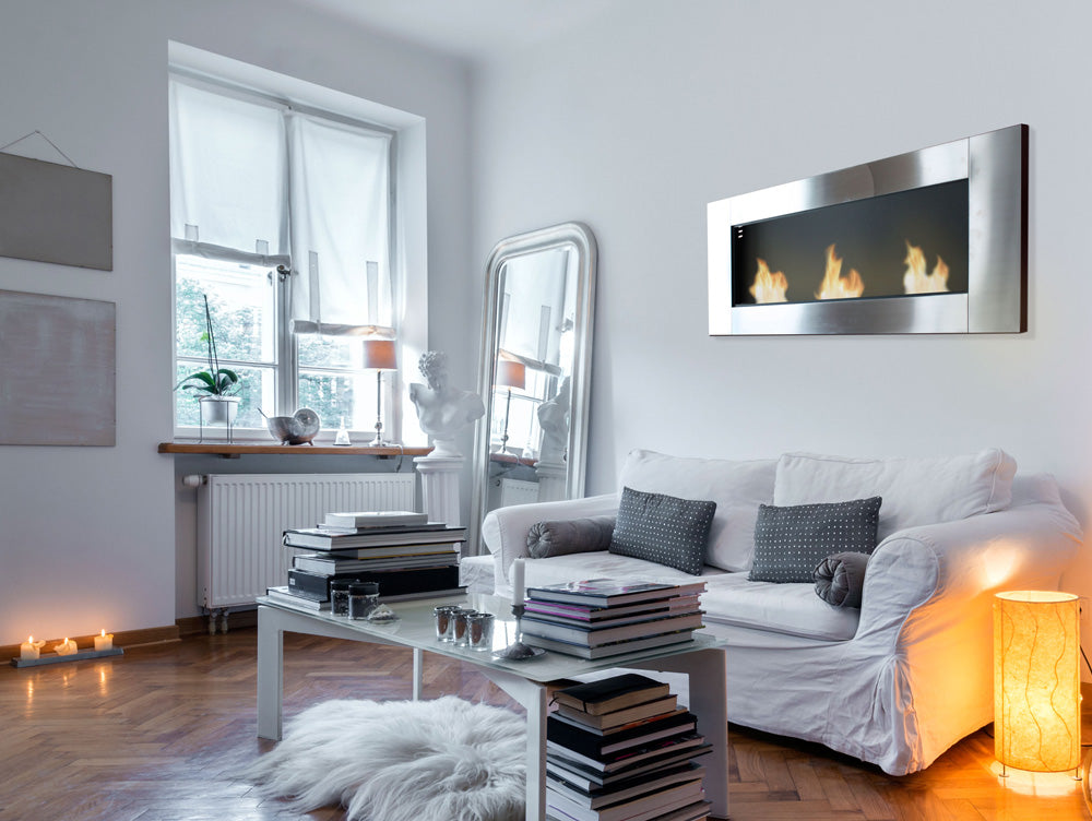 Biochimenea mural panorámica ZEUS colgada en pared de salón
