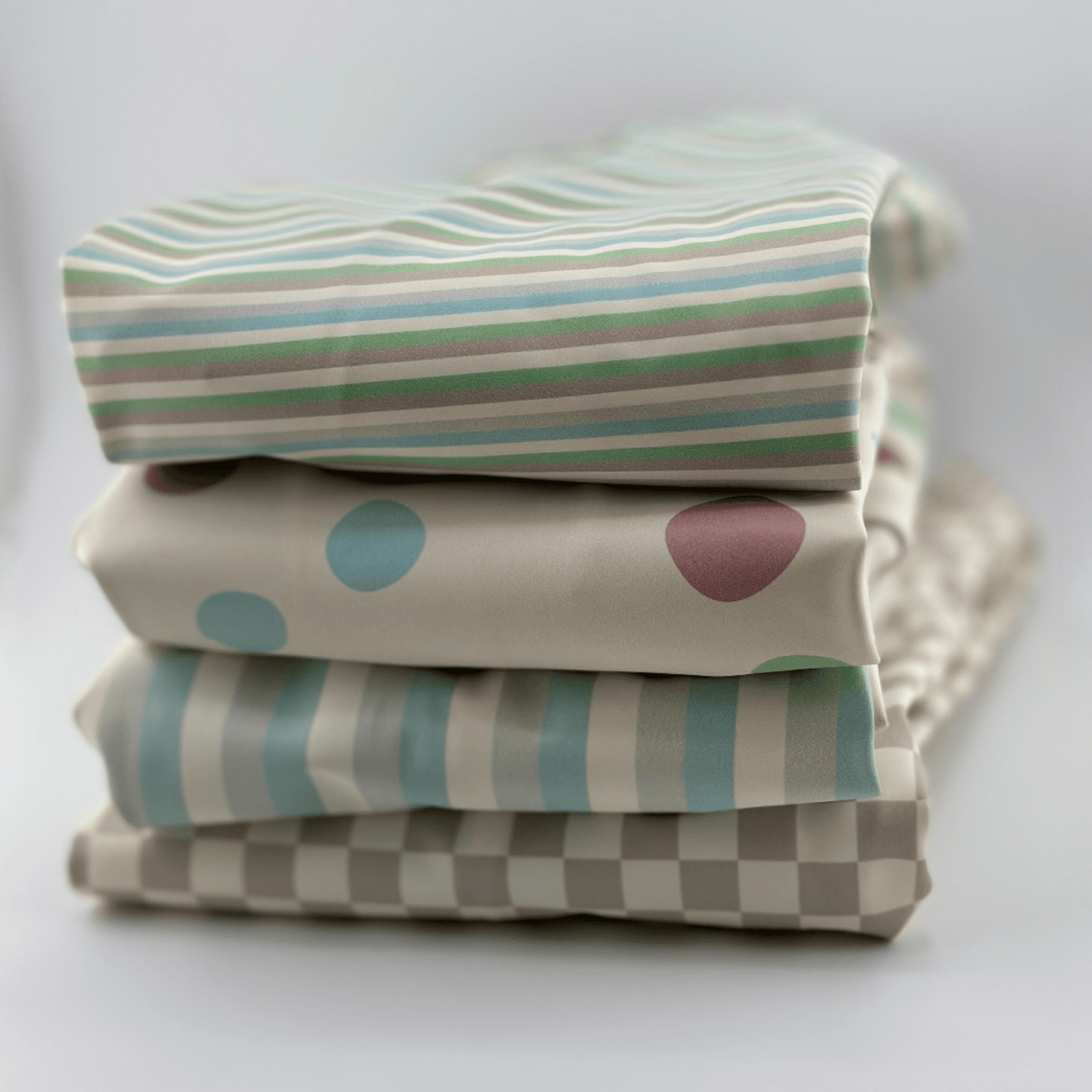 Babero con manga impermeable Vertical Stripes Nenina & Co