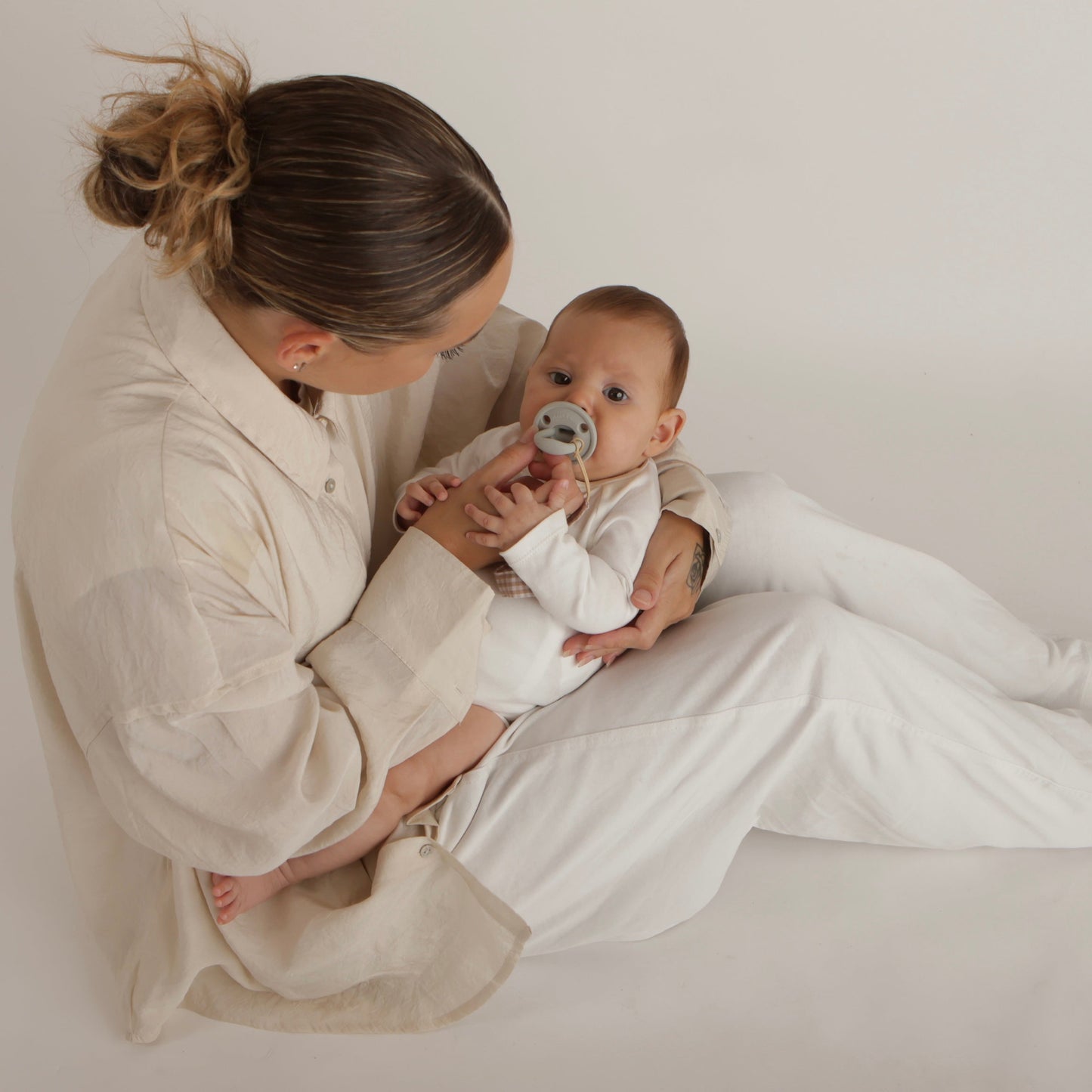 Kit 1 Chupete + 2 Chupeteros + 1 Guardachupete DIAMOND Nenina & Co Gris