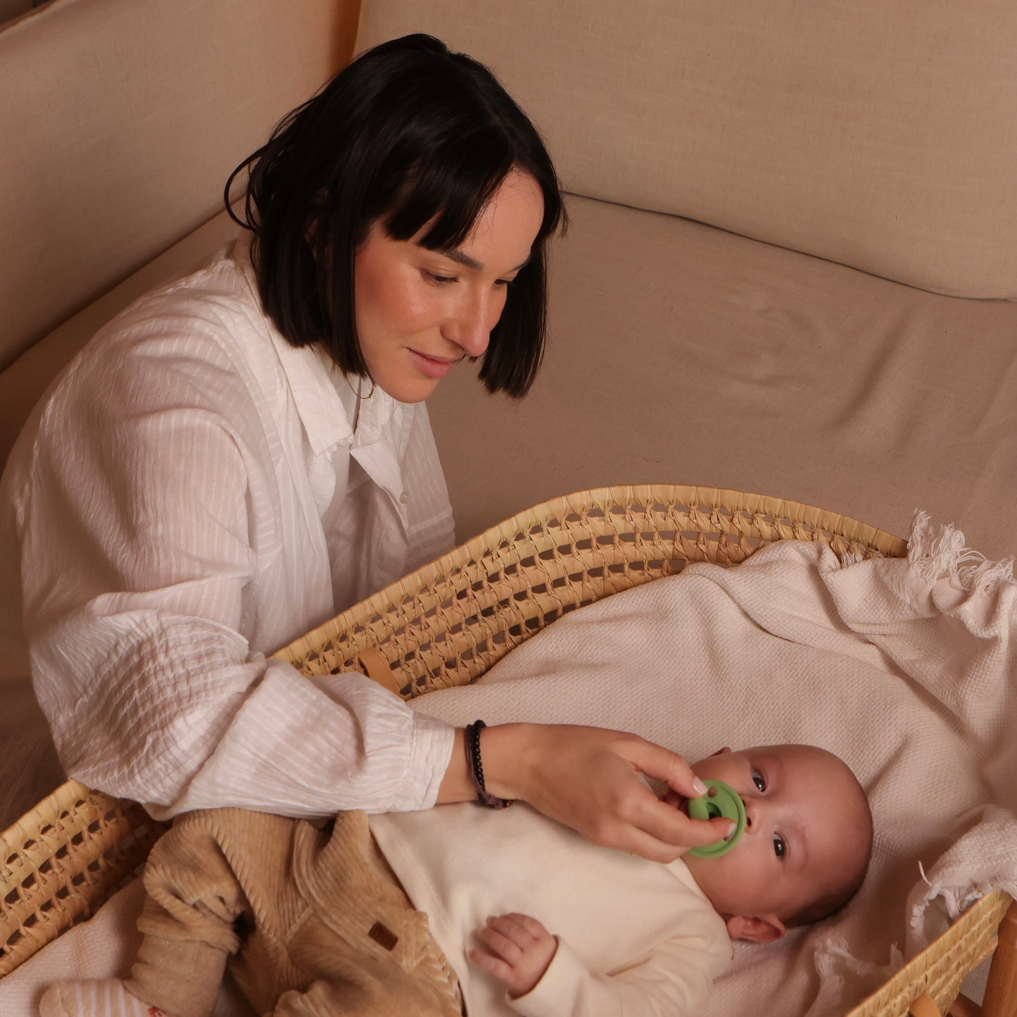 Kit Nenina & Co Gris + Oliva| 2 Chupetes + 2 Chupeteros + Guardachupete