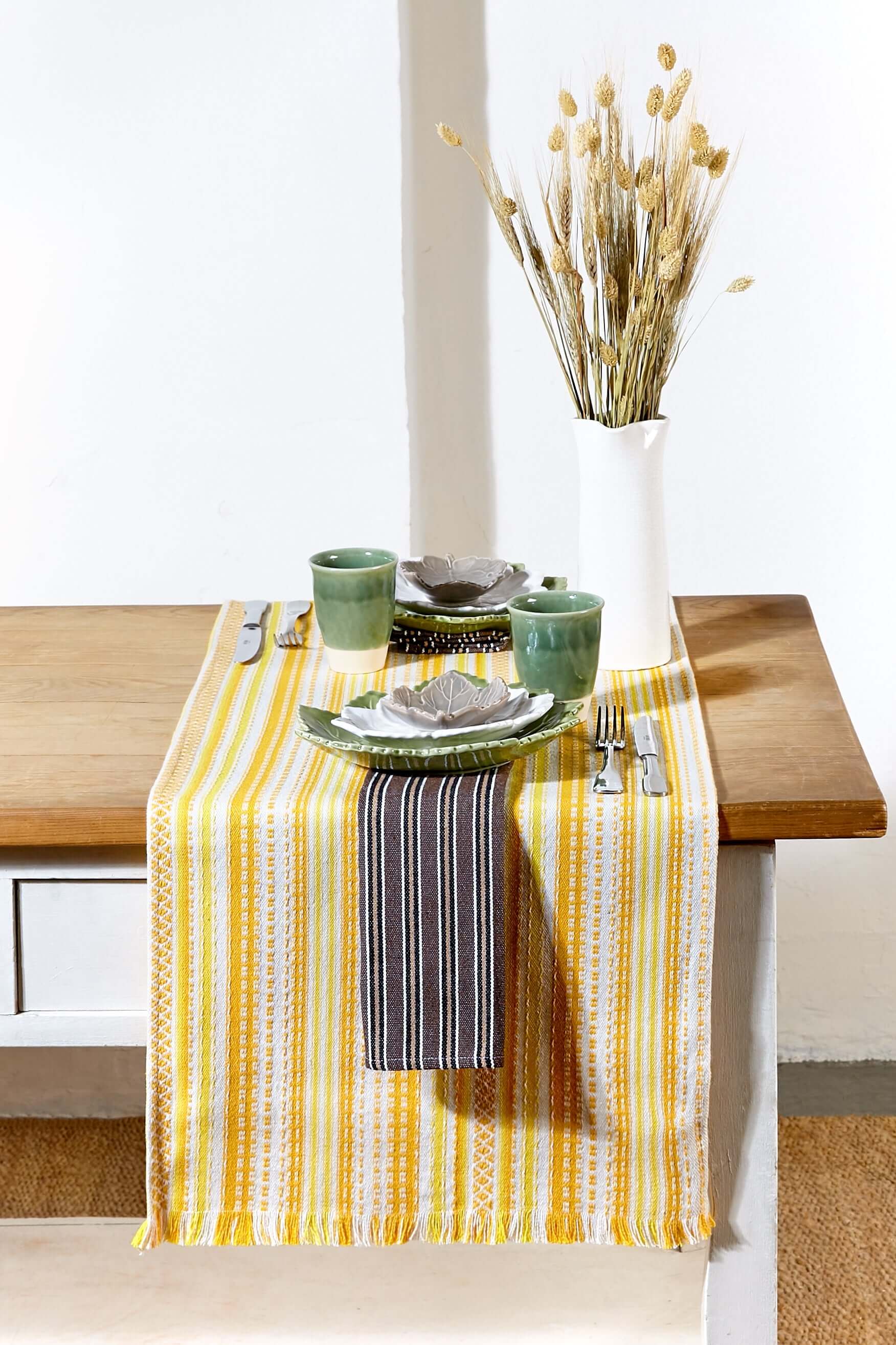 Camino de mesa alpujarra amarillo 155cm con flecos artesanales