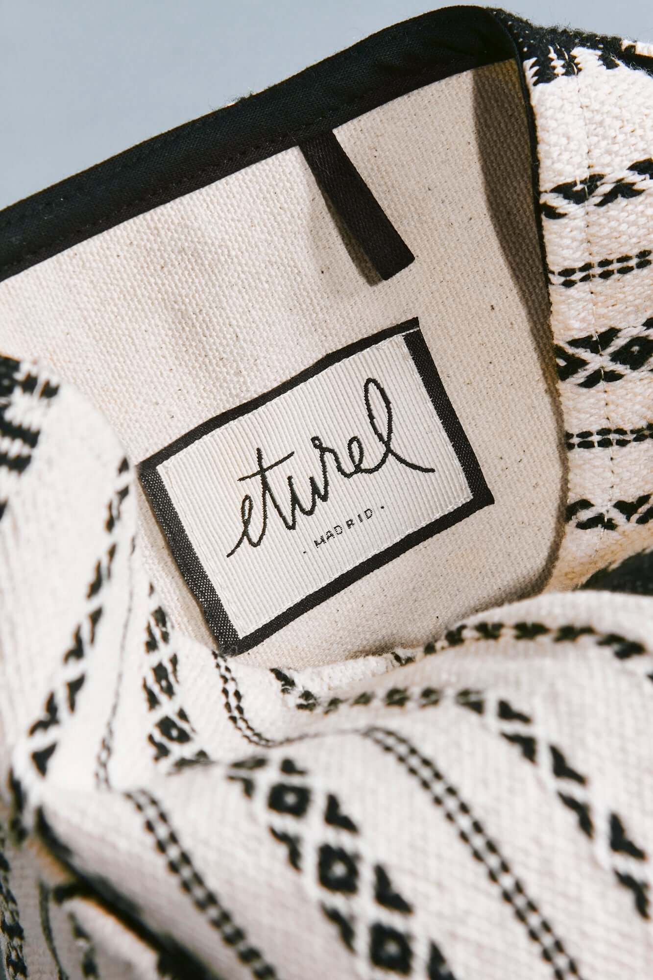 Cesto alpujarra blanco y negro