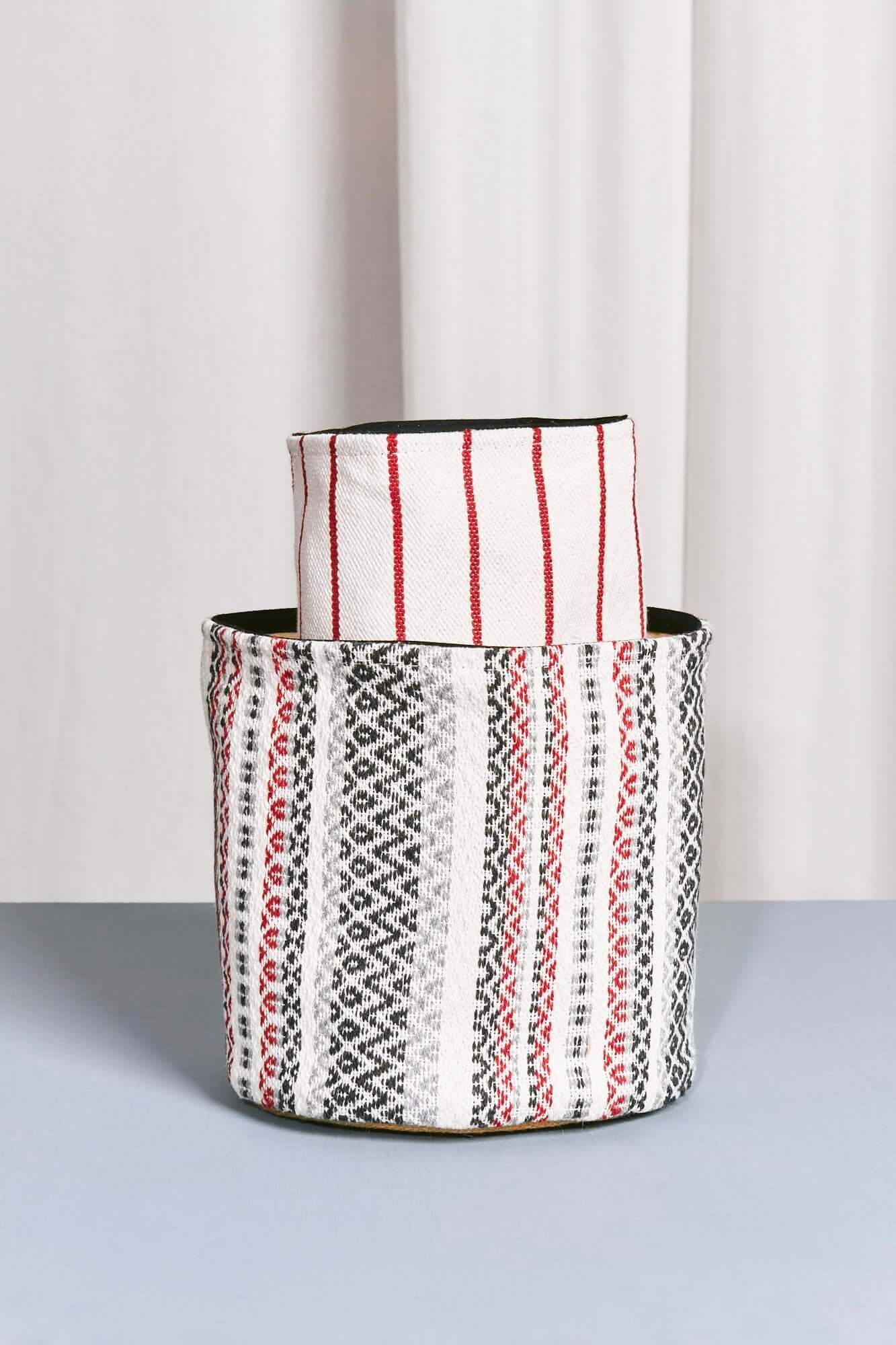 Cesto Tejido Morellano Granate Artesanal