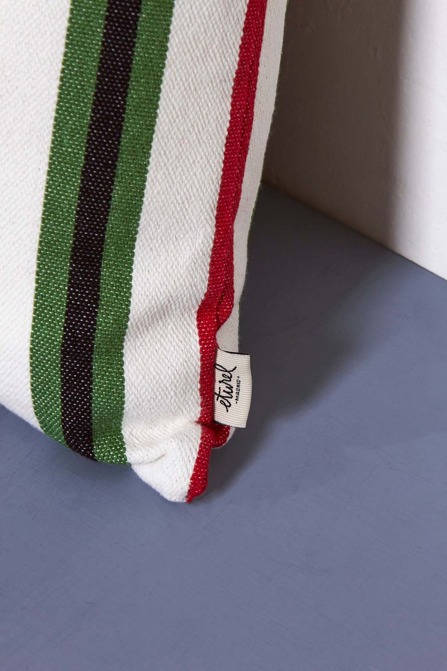 Funda cojín tejido canario verde y rojo 50cmx50cm