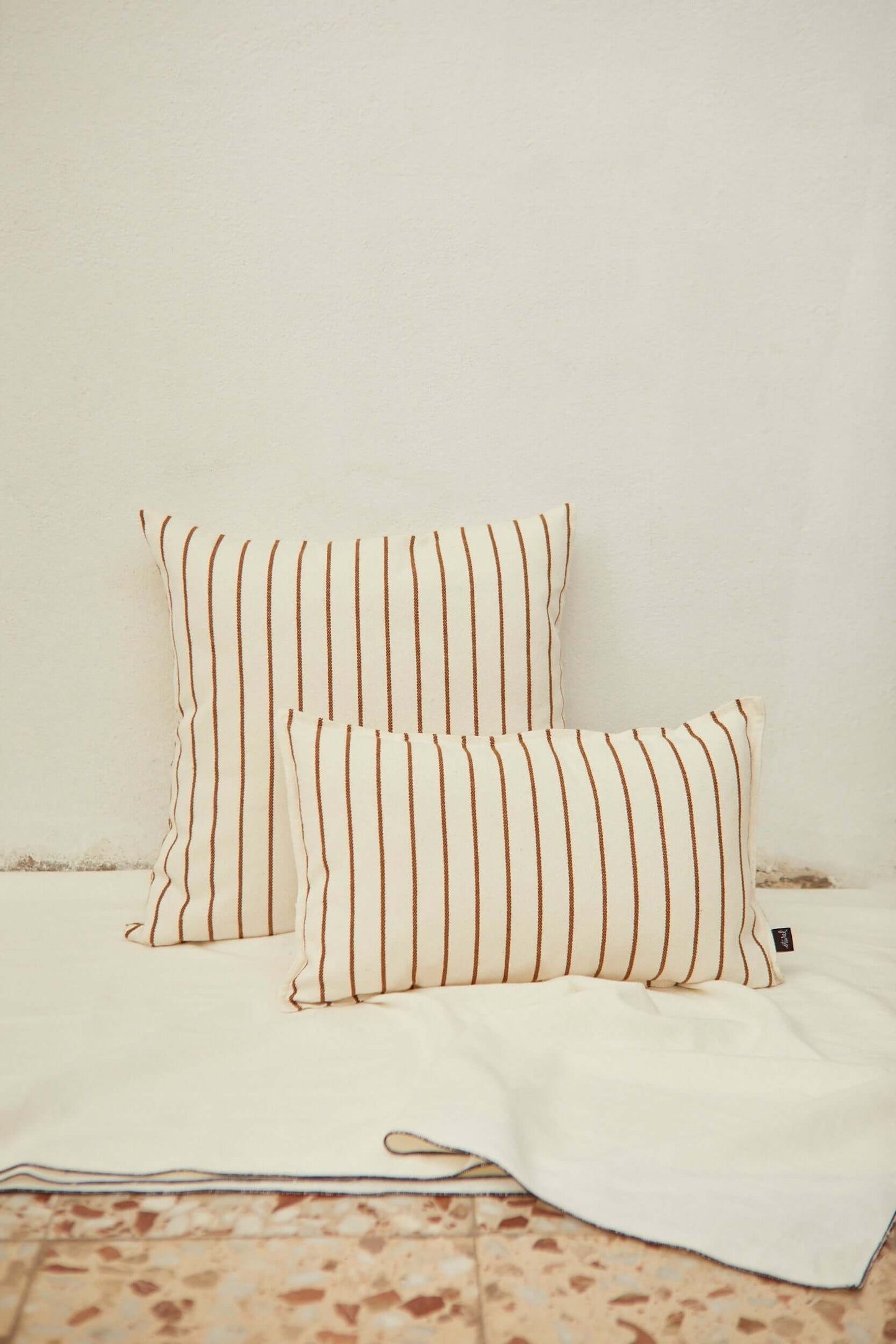 Funda cojín loneta caramelo