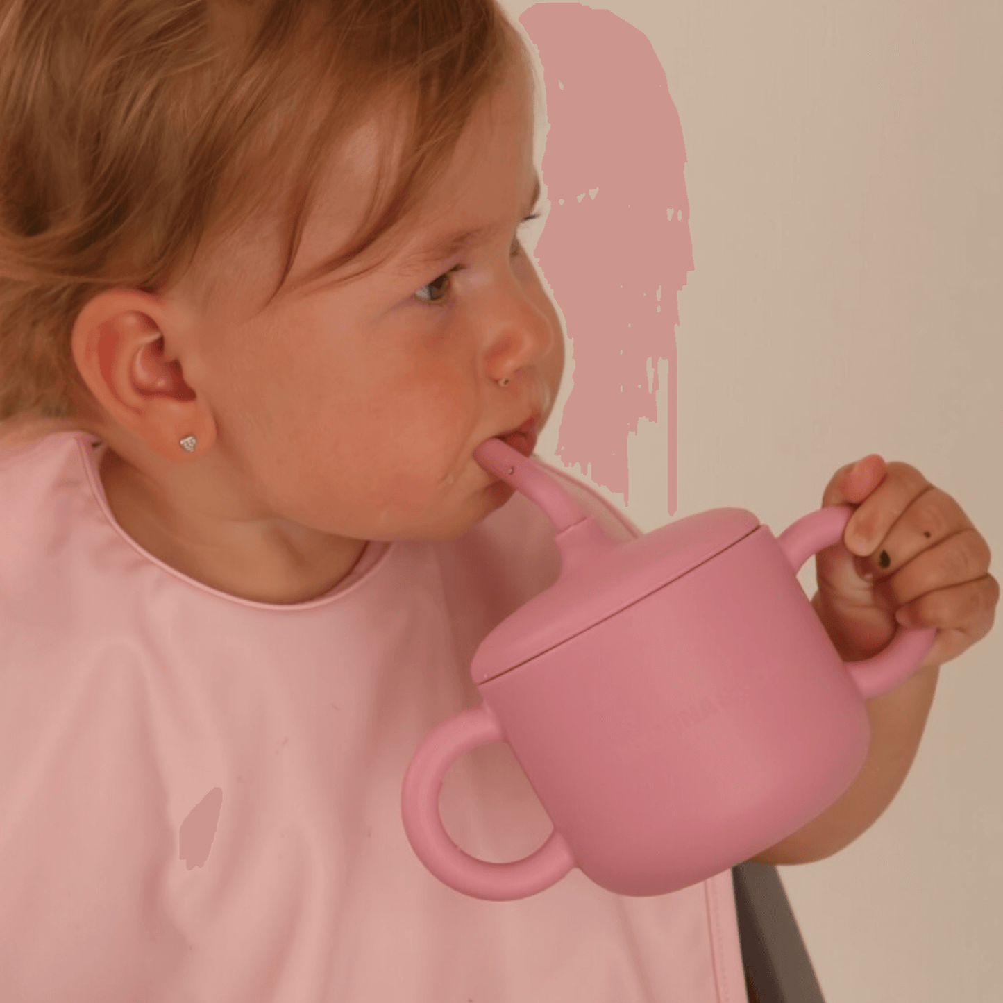 Kit Deluxe Vajilla + Babero BLW Pink 9 Piezas de Silicona orgánica con ventosas Nenina & Co