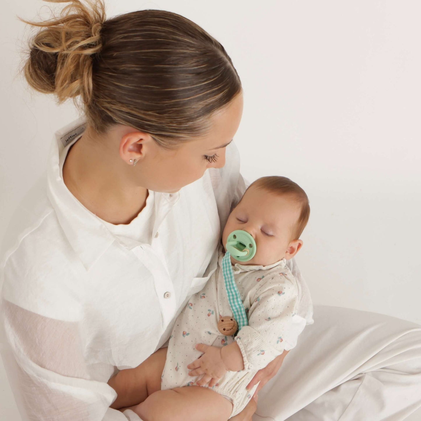 Kit Nenina & Co Gris + Mint| 2 Chupetes + 2 Chupeteros + Guardachupete