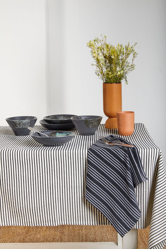 Mantel loneta estribera blanco y negro