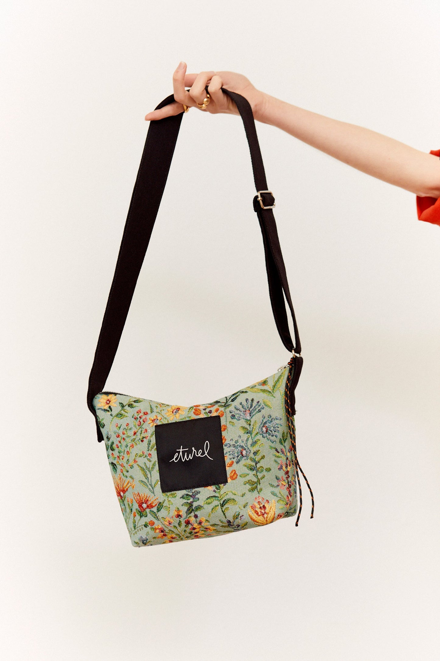 Bolso bandolera tejido jacquard azaleas celeste