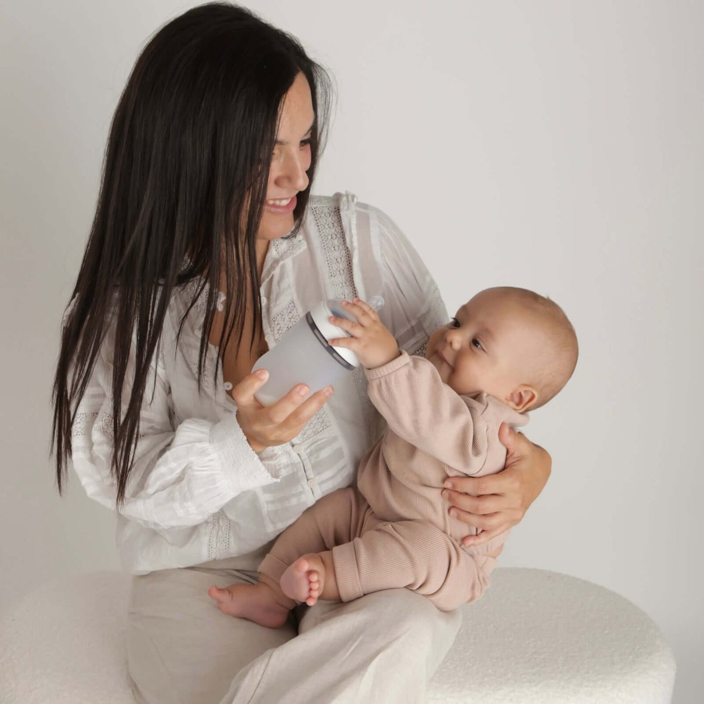 Pack Biberon Blanco flujo lento + Chupete Clásico Oliva Nenina & Co