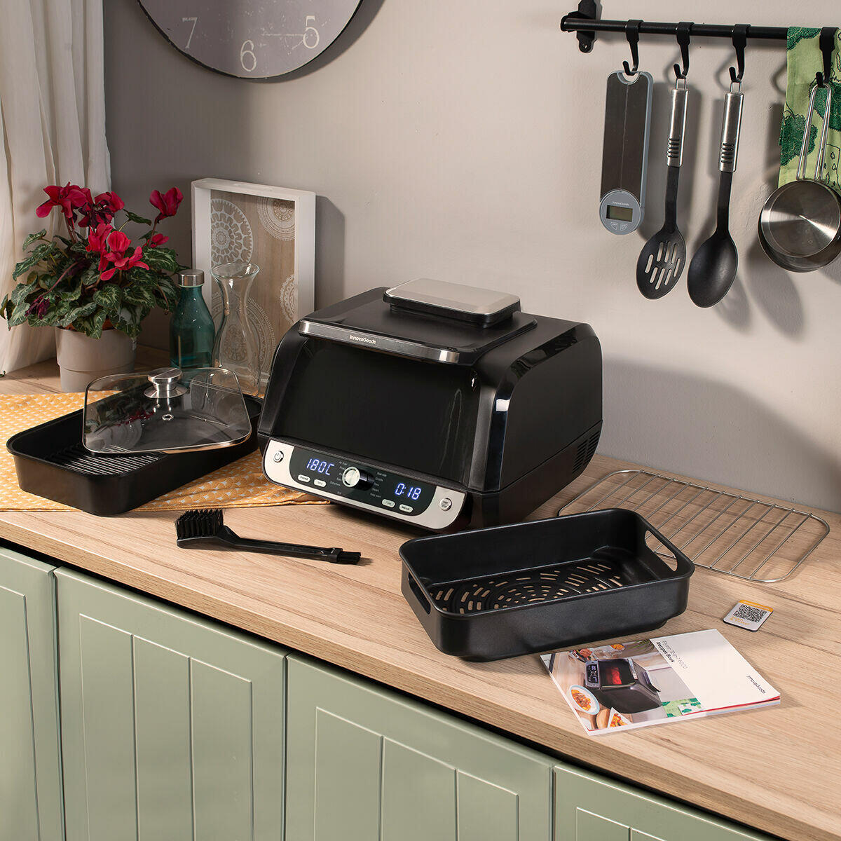 Freidora sin aceite InnovaGoods con accesorios - Rejilla grill, bandejas antiadherentes y tapa vidrio