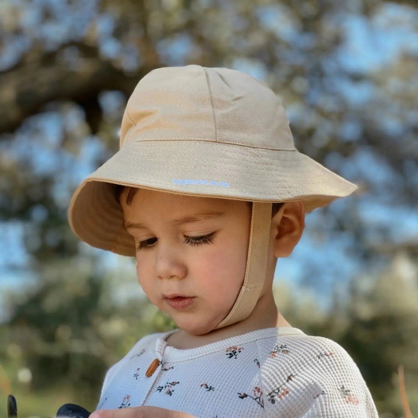 Gorro para el Sol Beige Nenina & Co - Hecho de Algodón Orgánico | Protección Solar y Estilo
