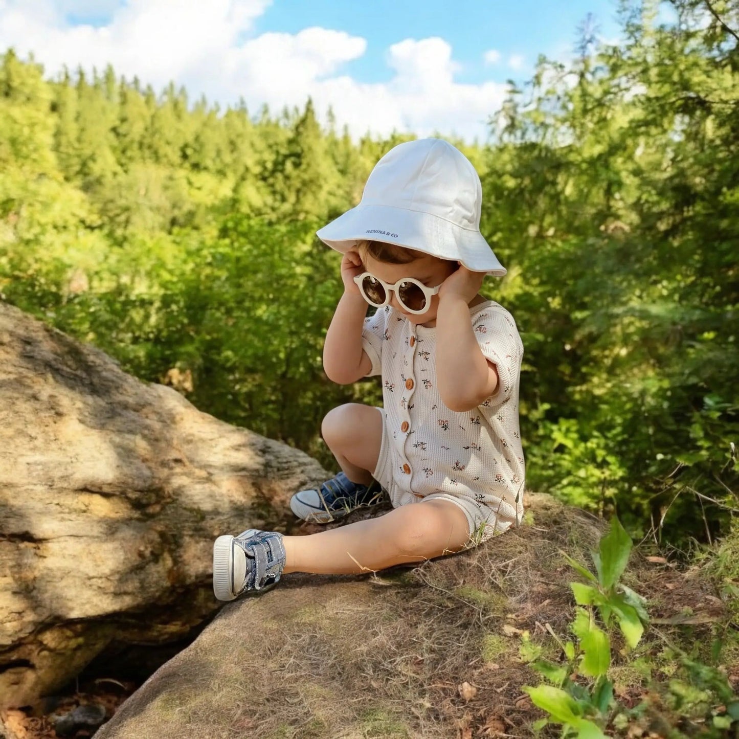 Gorro para el Sol Blanco Nenina & Co - Hecho de Algodón Orgánico | Protección Solar y Estilo