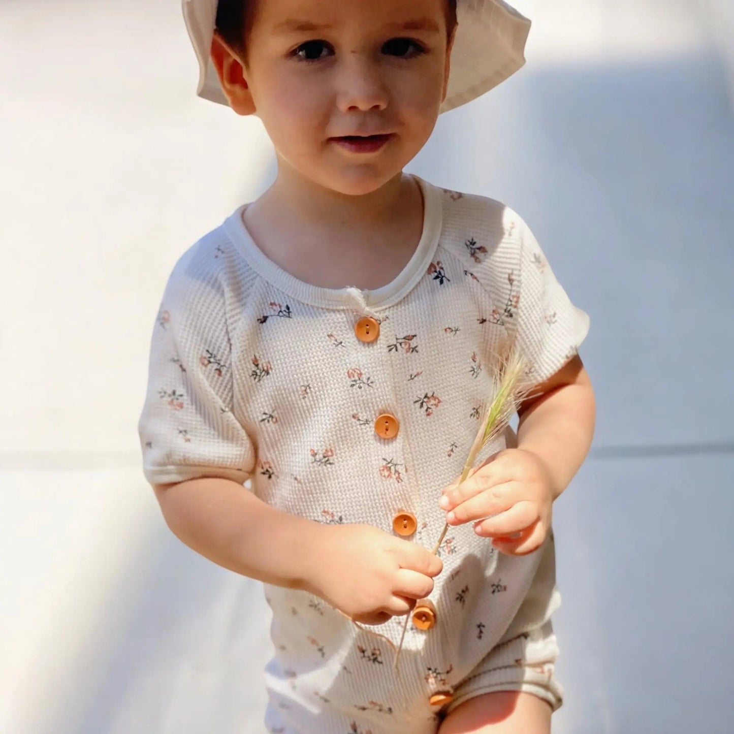 Gorro para el Sol Blanco Nenina & Co - Hecho de Algodón Orgánico | Protección Solar y Estilo