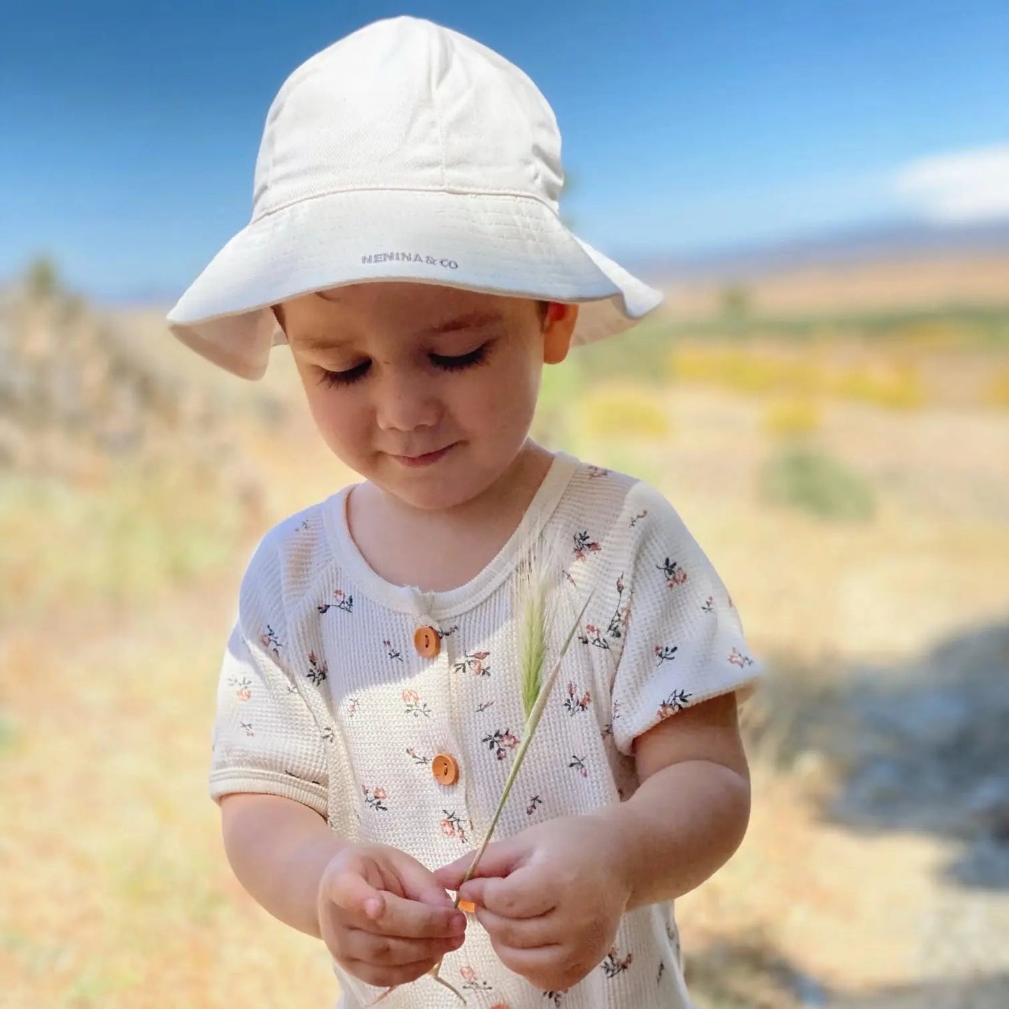 Gorro para el Sol Blanco Nenina & Co - Hecho de Algodón Orgánico | Protección Solar y Estilo