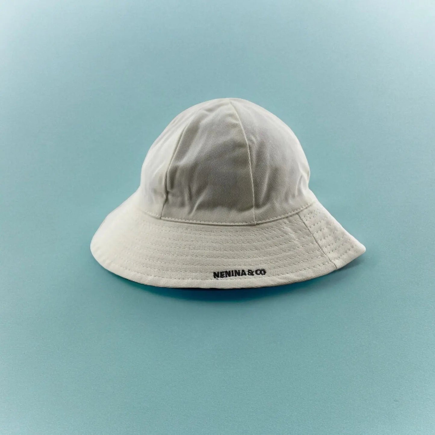 Gorro para el Sol Blanco Nenina & Co - Hecho de Algodón Orgánico | Protección Solar y Estilo