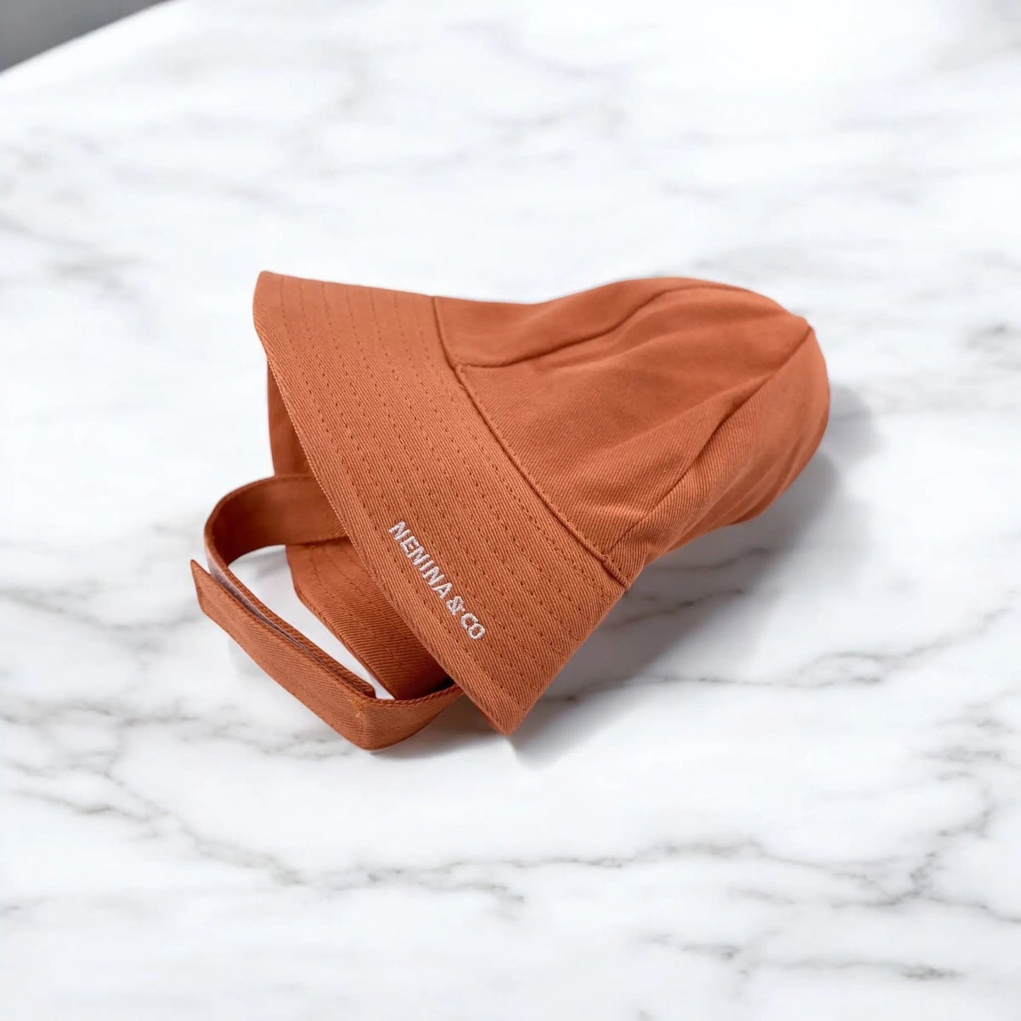 Gorro para el Sol Terracota Nenina & Co - Hecho de Algodón Orgánico | Protección Solar y Estilo