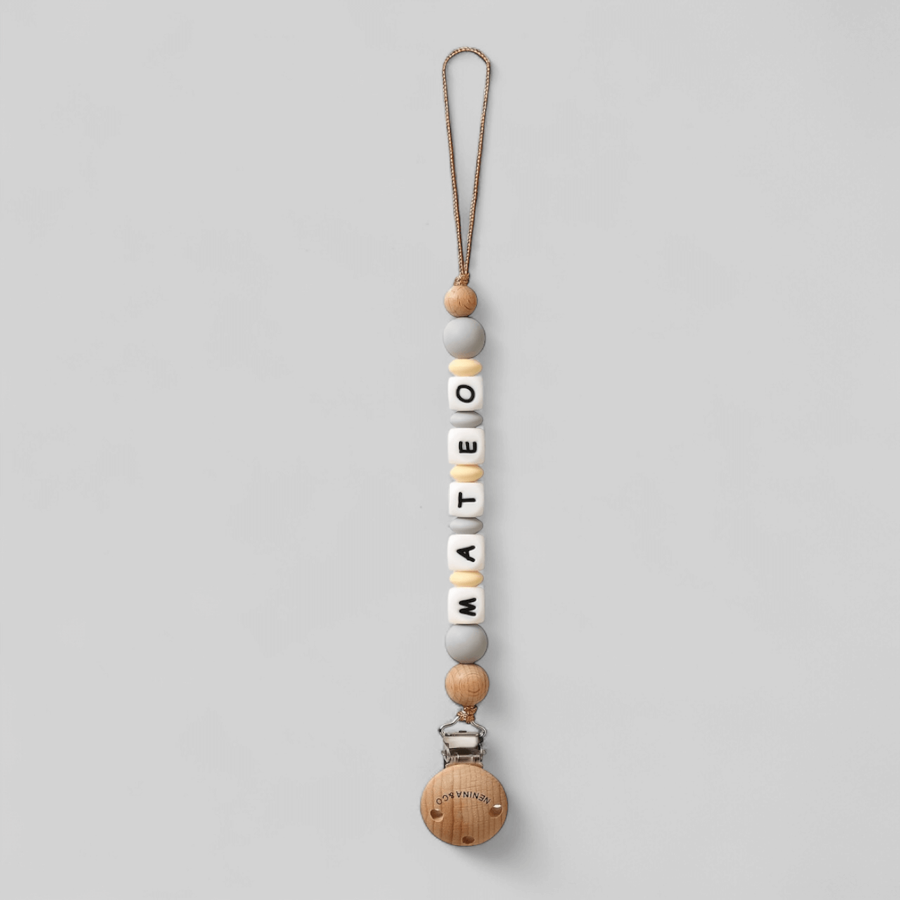 Chupetero Personalizado Gris con Nombre en Silicona Orgánica | Nenina & Co.