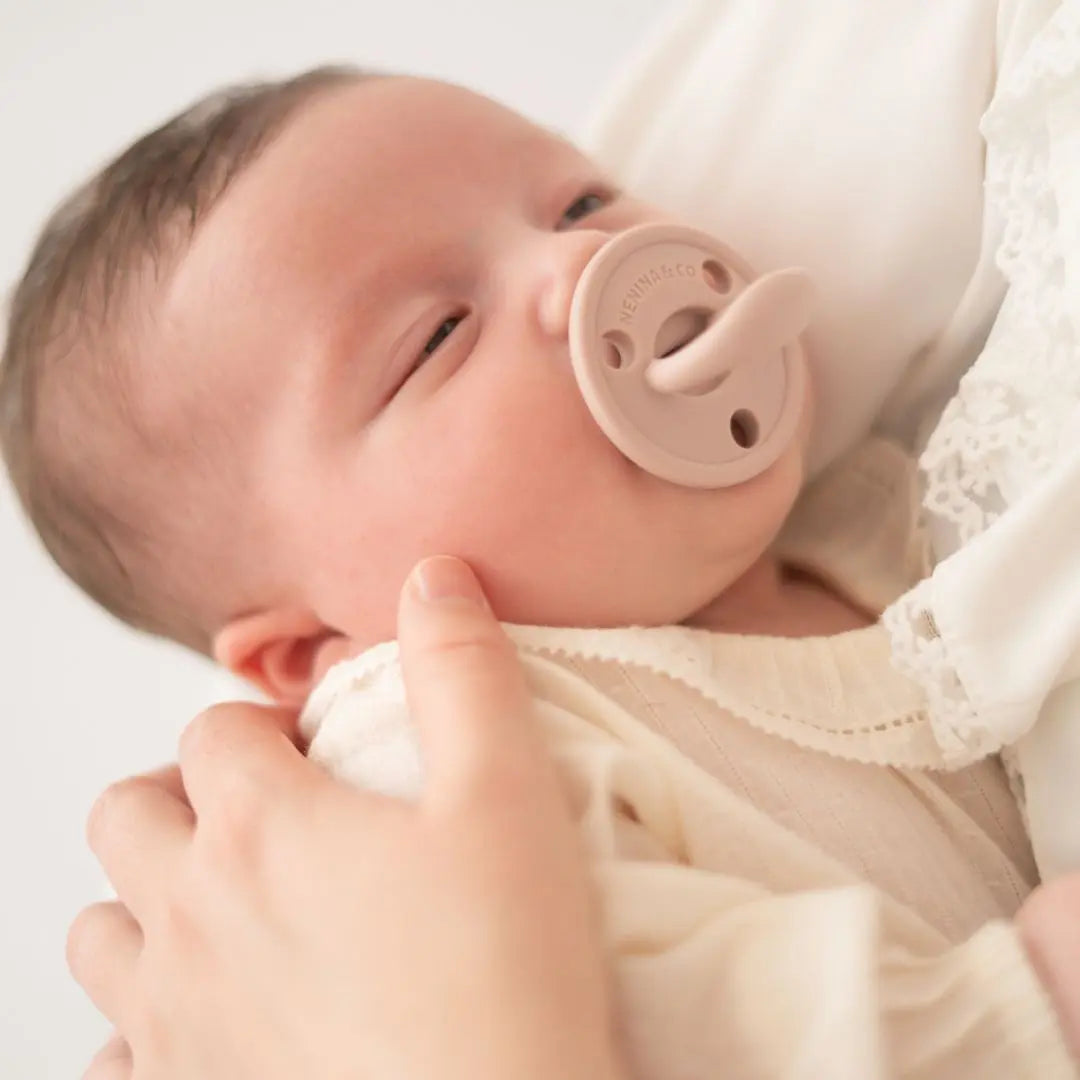 Kit 2 Chupetes Clásicos para Bebé Rosa Pálido y Celeste | Silicona Orgánica Nenina & Co