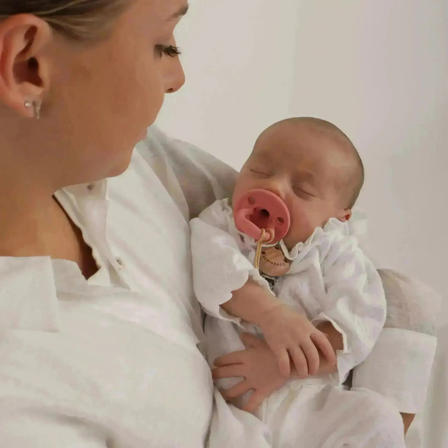 PACK 1 CHUPETERO + 1 CHUPETE CLÁSICO + 1 GUARDACHUPETE NENINA & CO