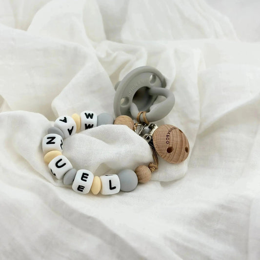 Chupetero Personalizado Gris. con Nombre en Silicona Orgánica | Nenina & Co.
