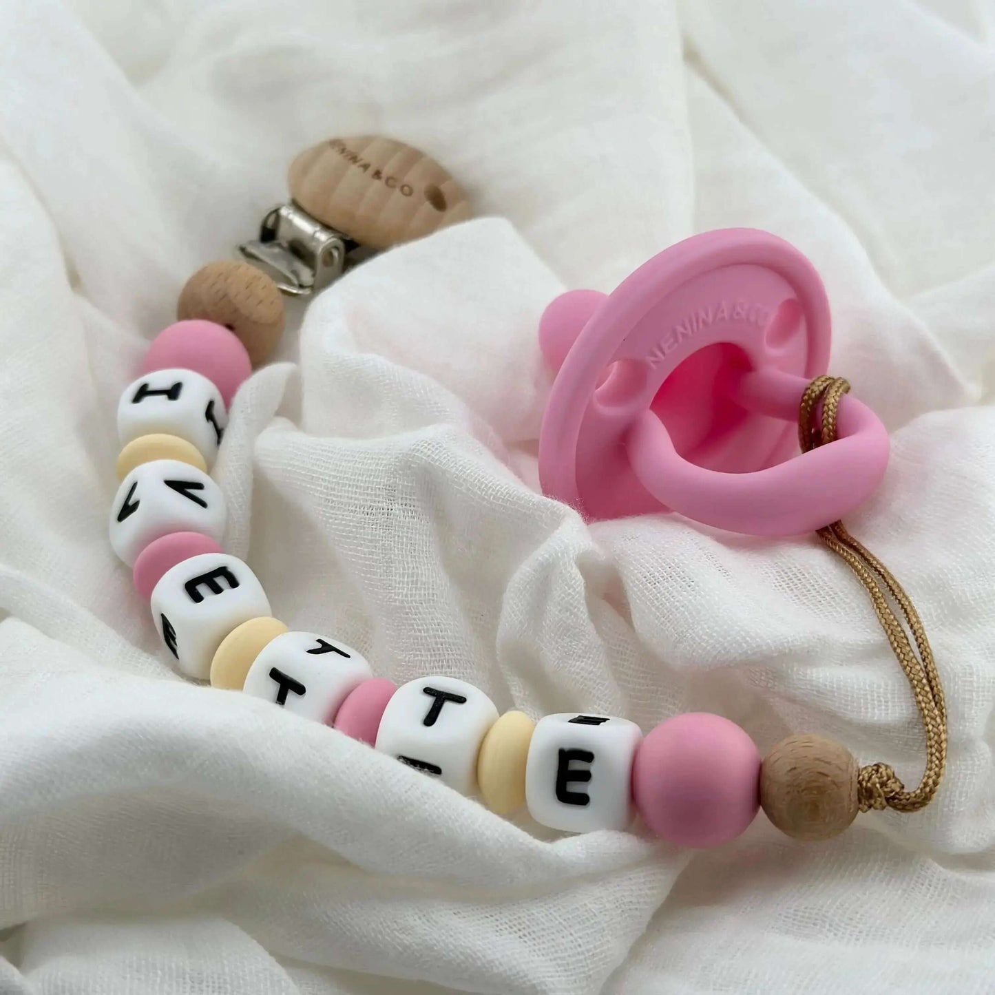 Kit Deluxe Chupete Clásico de Silicona + Chupetero Personalizado, Guardachupetes y Biberón Maternal | Nenina & Co