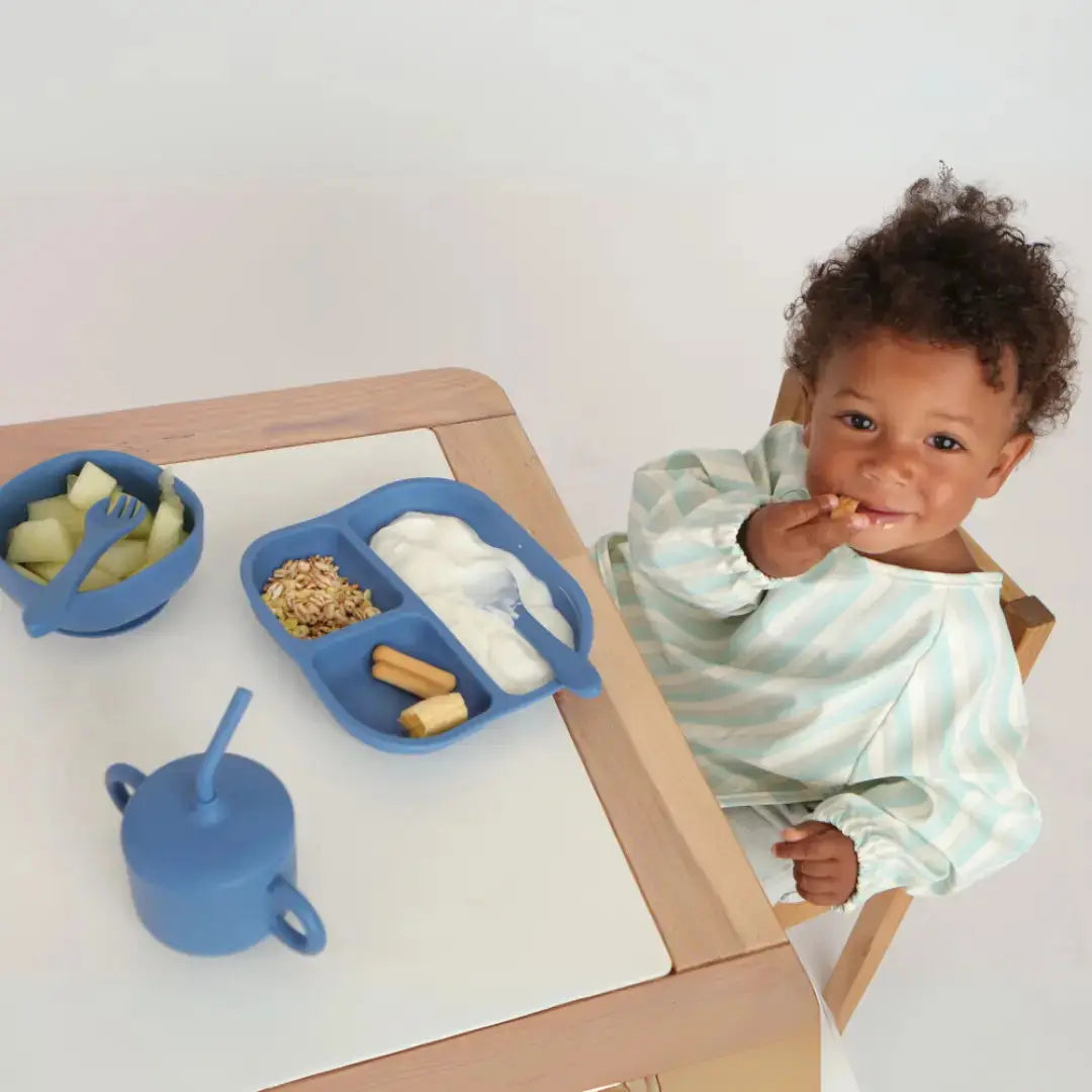 Kit Deluxe Vajilla + Babero BLW Blue 9 Piezas de Silicona orgánica con ventosas Nenina & Co