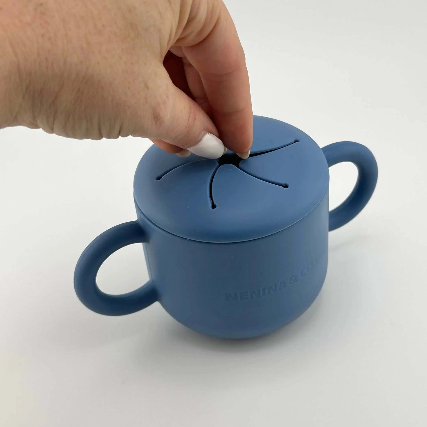 Kit Deluxe Babero + Vajilla BLW Blue 9 Piezas de Silicona orgánica con ventosas + Chupete Classic Breat Nenina & Co