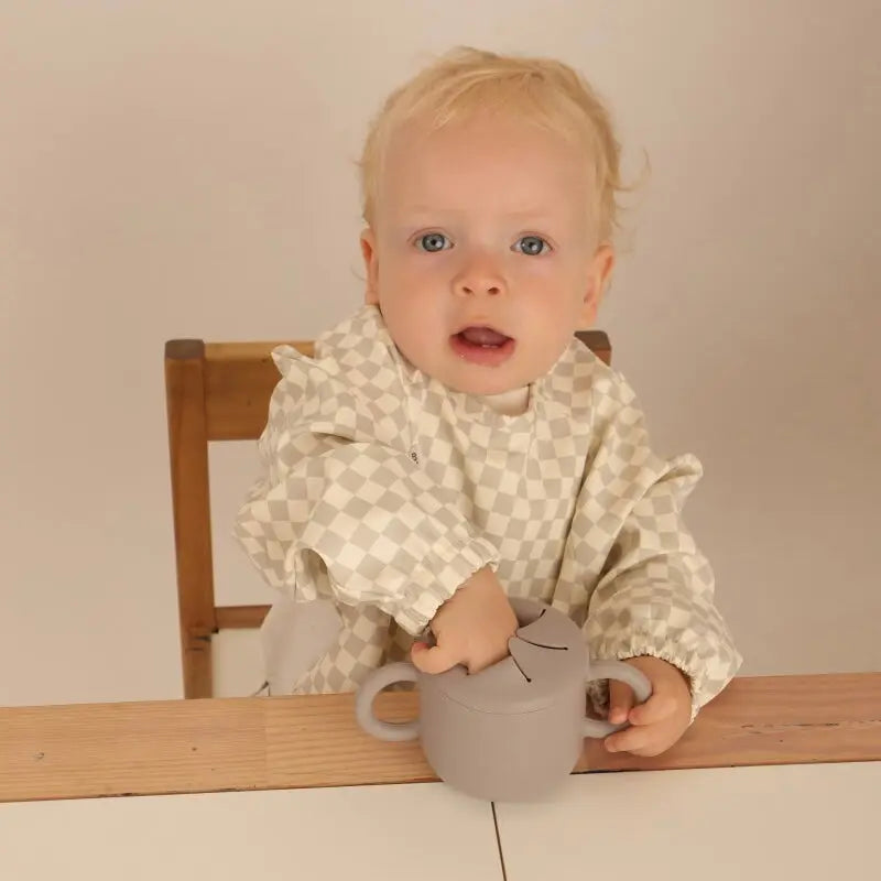 Kit Deluxe Vajilla + Babero BLW Gris 9 Piezas de Silicona orgánica con ventosas Nenina & Co