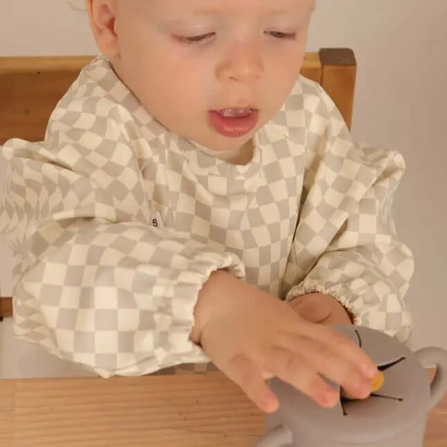 Kit Deluxe Babero + Vajilla BLW Gris 9 Piezas de Silicona orgánica con ventosas Nenina & Co