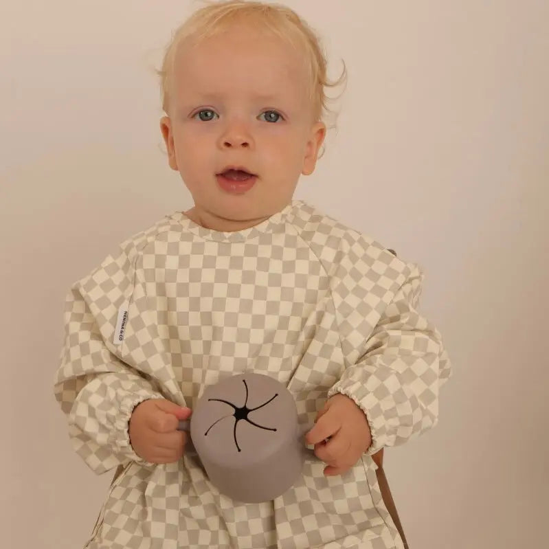 Kit Deluxe Vajilla + Babero BLW Gris 9 Piezas de Silicona orgánica con ventosas Nenina & Co