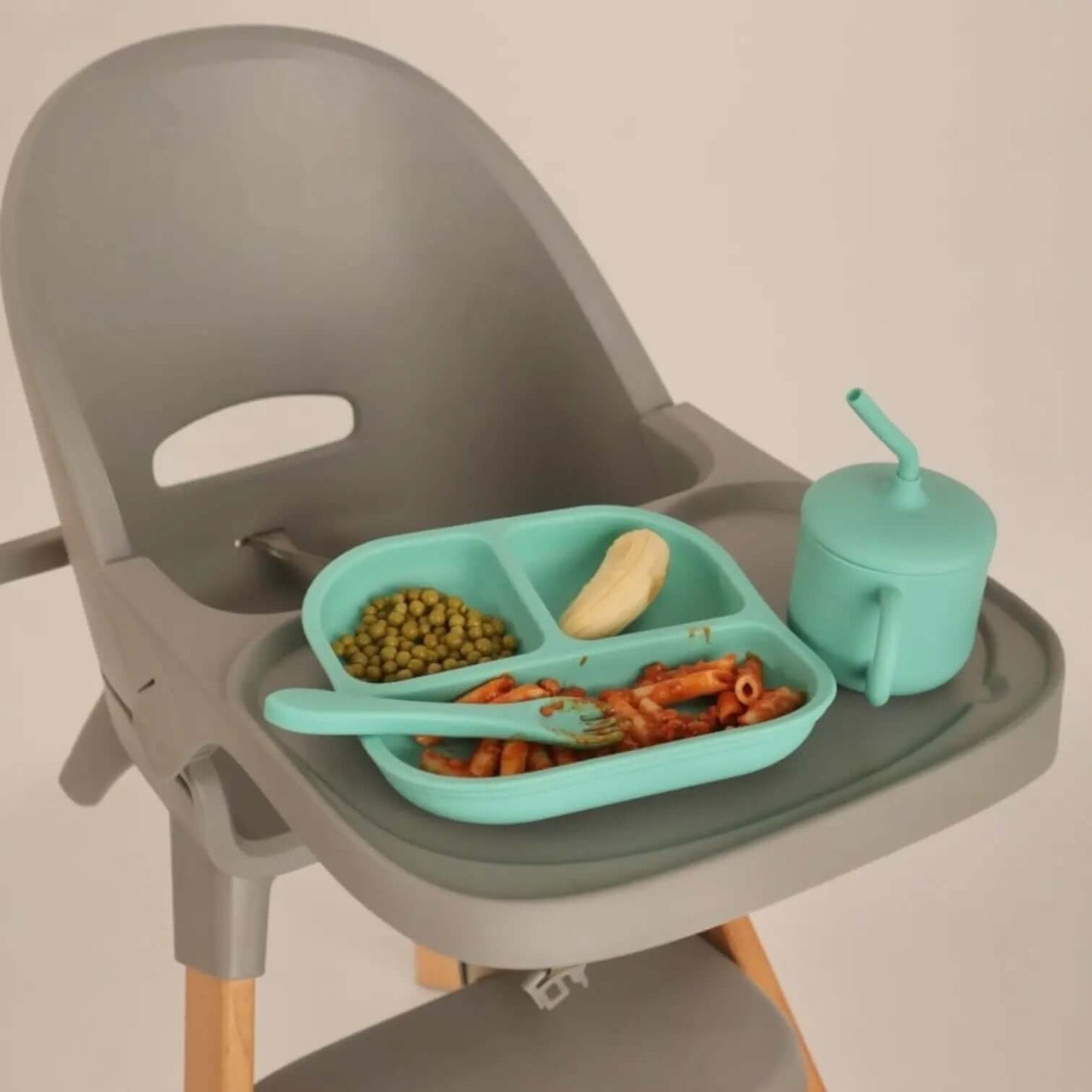 Kit Deluxe Vajilla + Babero BLW Turquesa 9 Piezas de Silicona orgánica con ventosas Nenina & Co