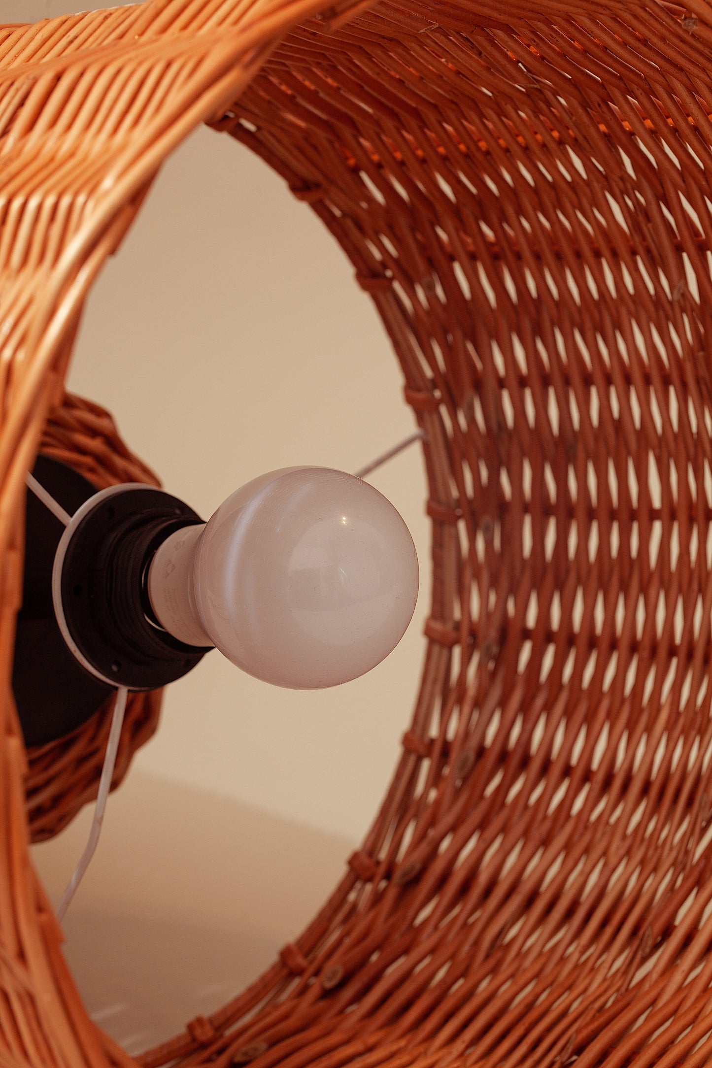 detalle del tejido de mimbre natural hecho a mano