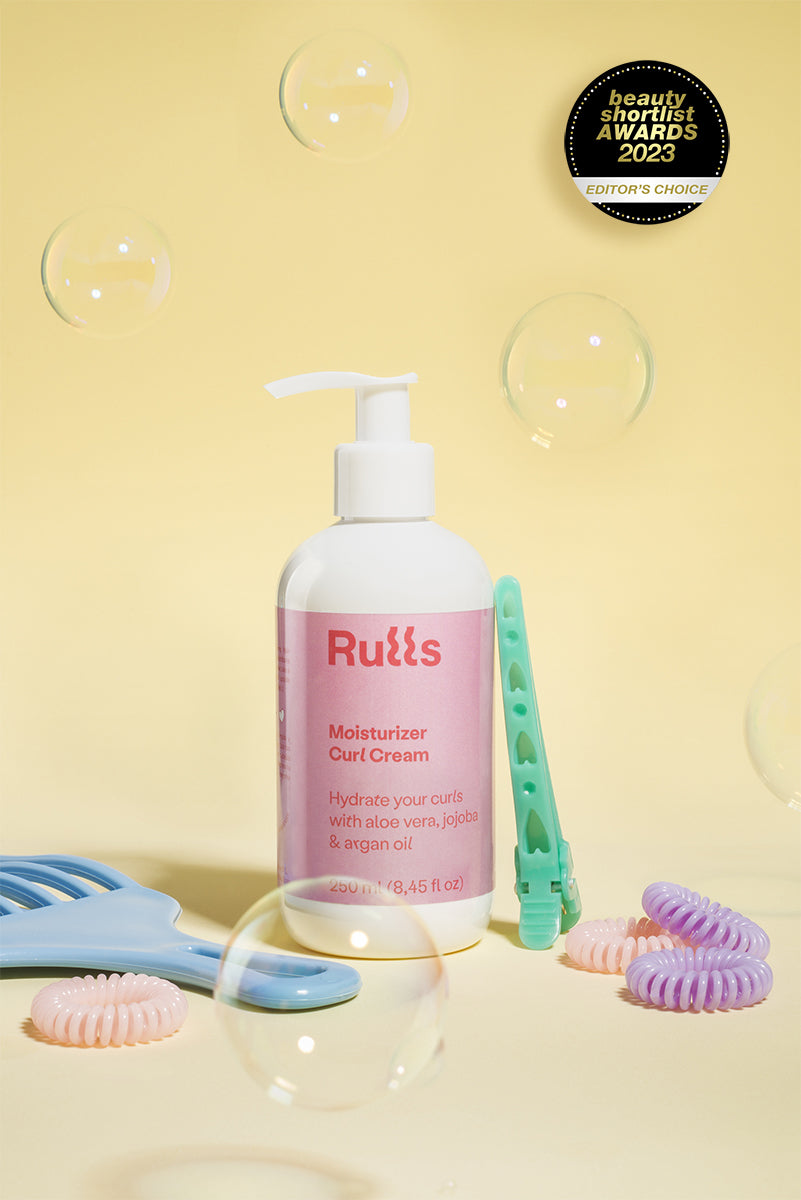 Crema hidratante para rizos, color blanco y rosa, con aloe vera, jojoba y aceite de argán, ideal para rizos.