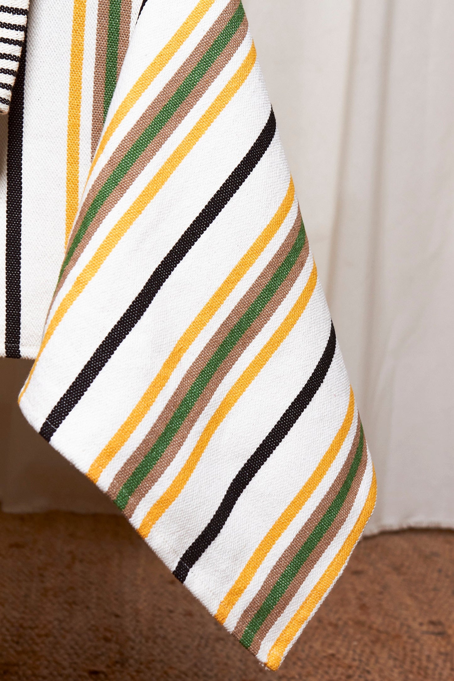 Mantel tejido canario verde y amarillo