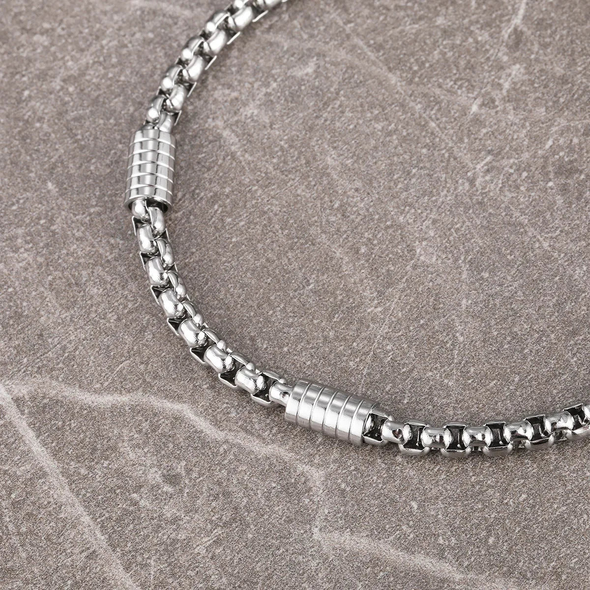 Pulsera Elara · Pulsera cadena con eslabones geométricos