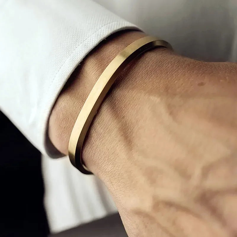 Pulsera Maia Dorada · Pulsera estilo clásico de acero inoxidable