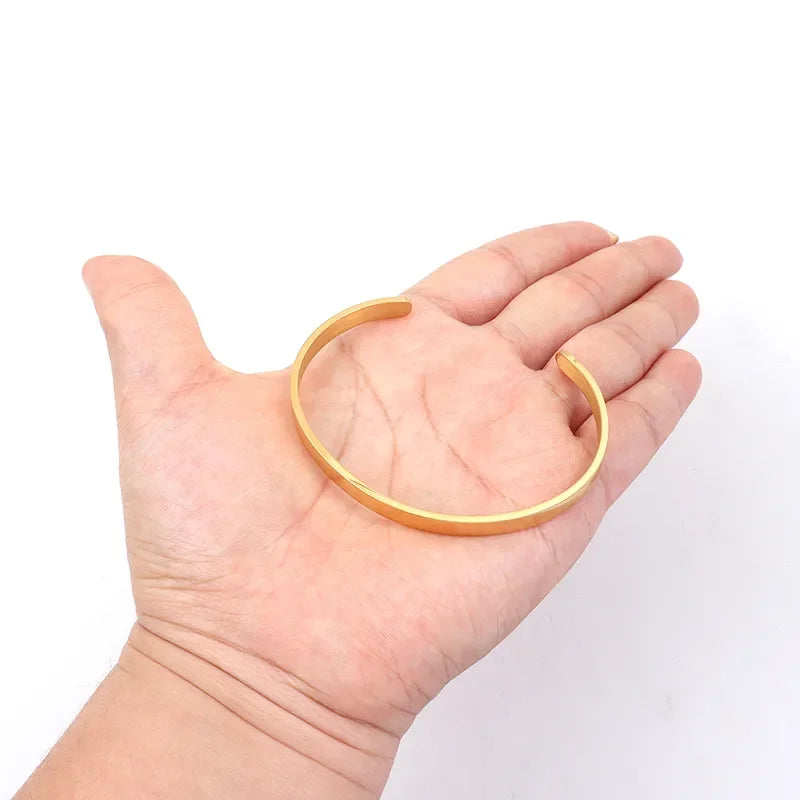 Pulsera Maia Dorada · Pulsera estilo clásico de acero inoxidable