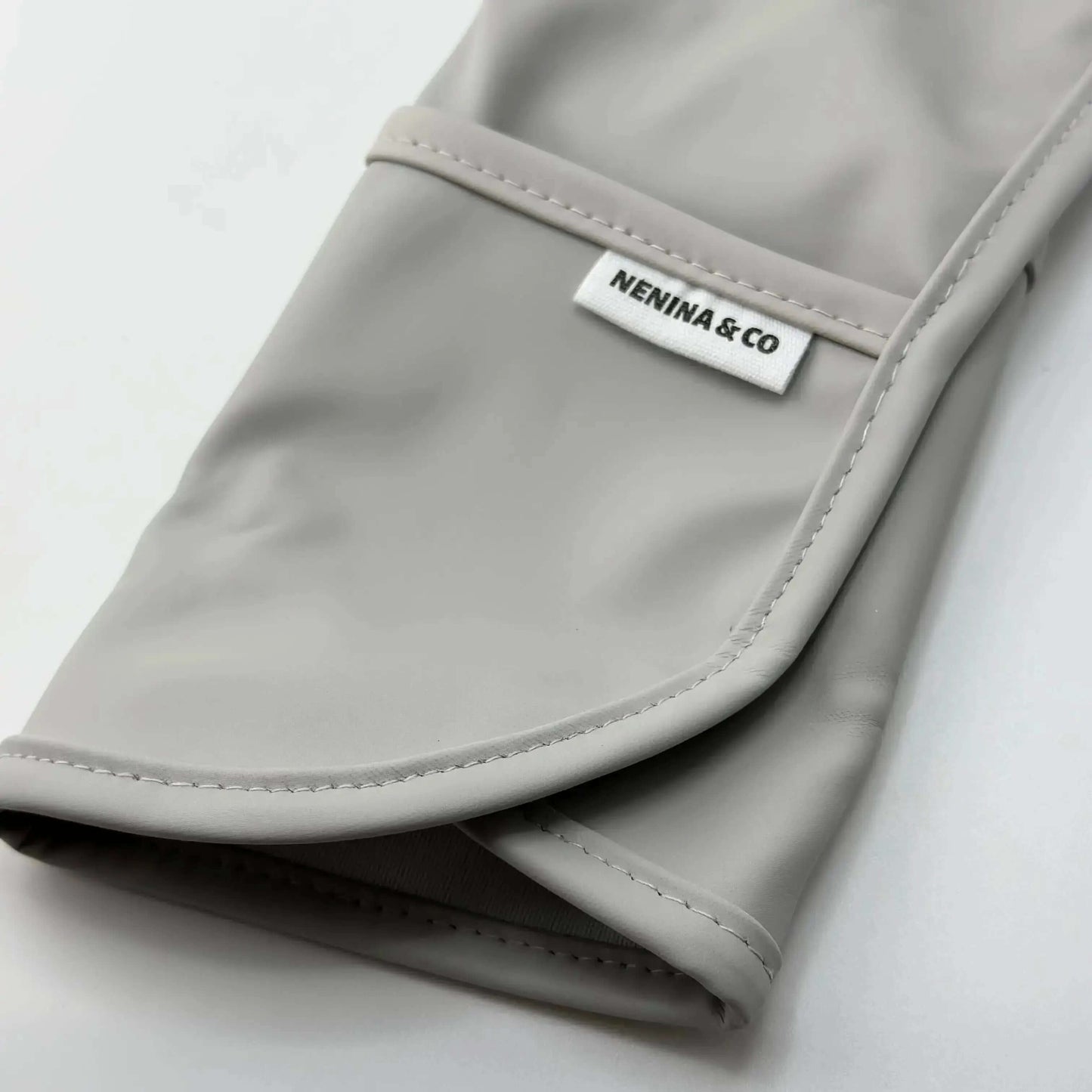 Babero London Gray  Nenina & Co