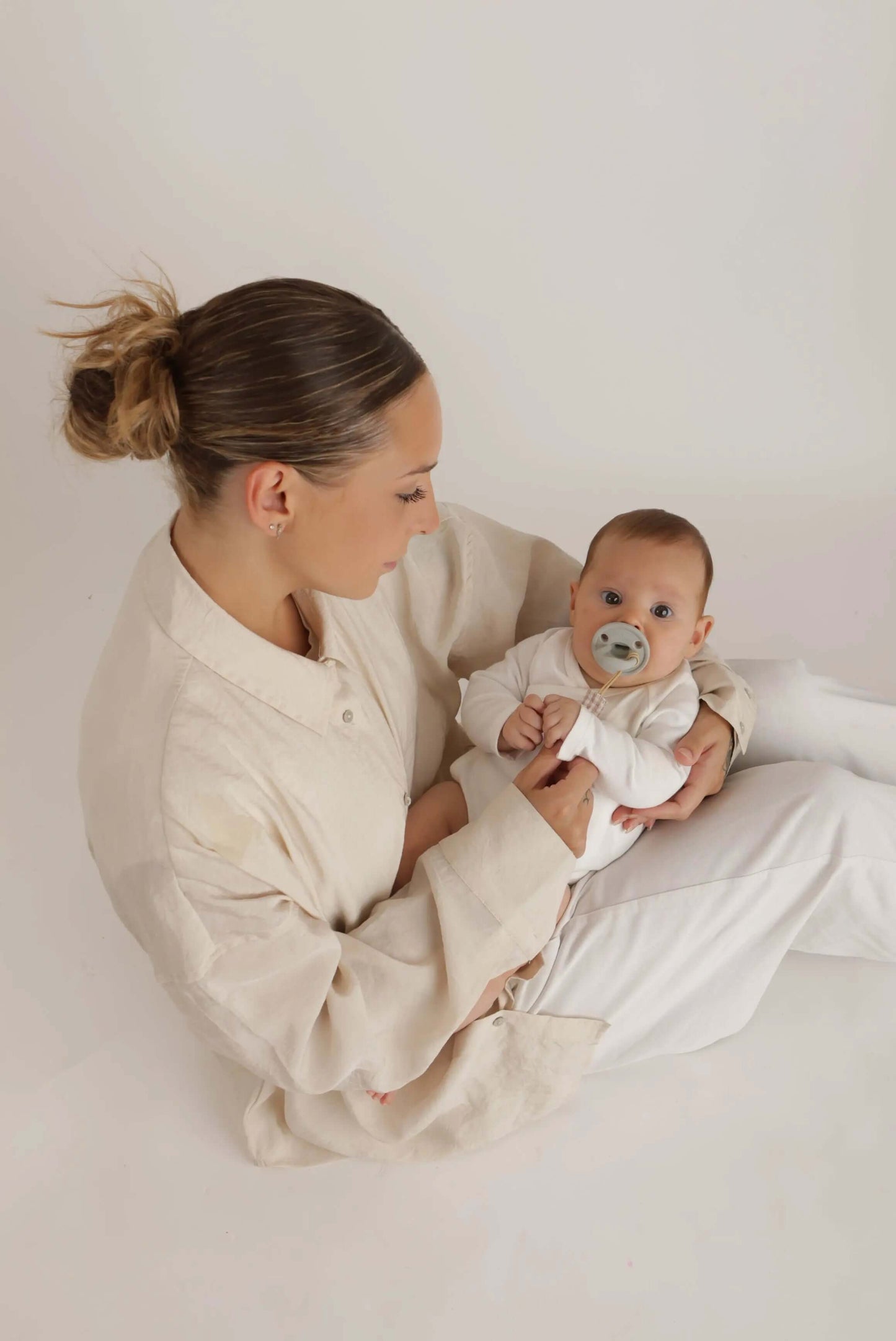 Pack 2 Chupeteros DIAMOND beige + white By Nenina & Co