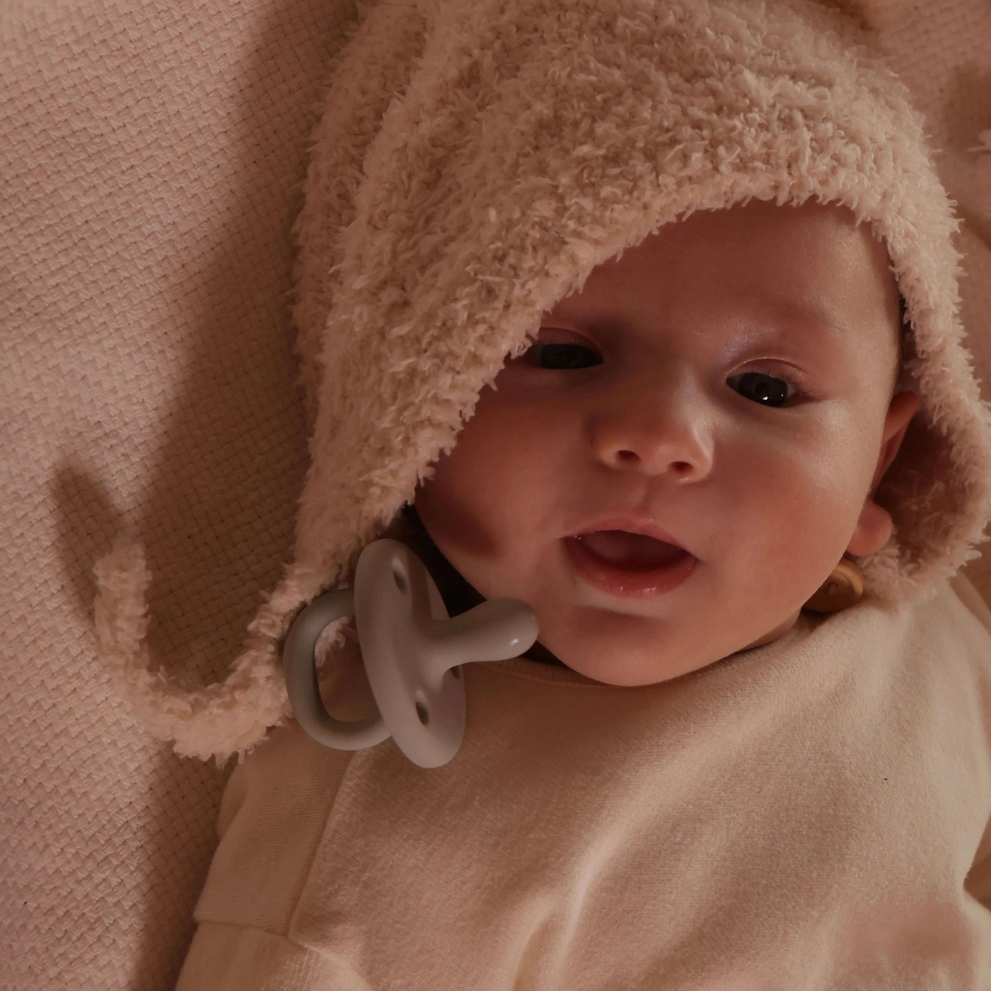 Kit Nenina & Co Rosa pálido + Gris| 2 Chupetes + 2 Chupeteros + Guardachupete