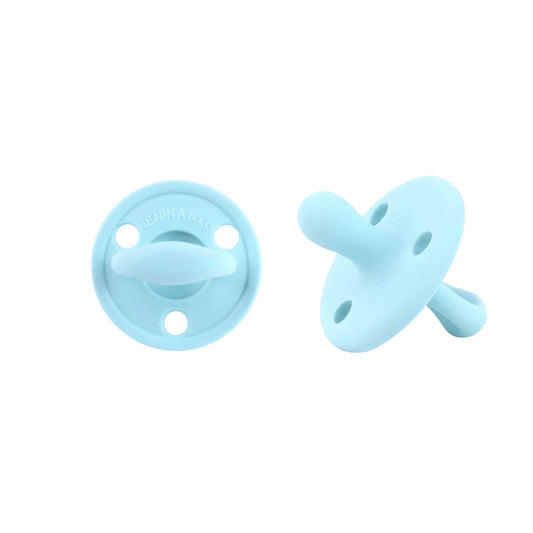 Kit Nenina & Co –  Celeste | 2 Chupeteros Algodón Orgánico + 1 Chupete Clásico de Silicona
