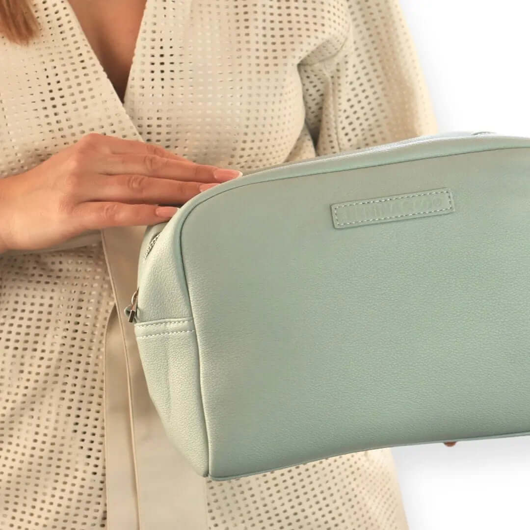 Pack Nacimiento Bebé: Portadocumentos + Neceser de Eco Piel MIREM Dusty Blue | Nenina & Co