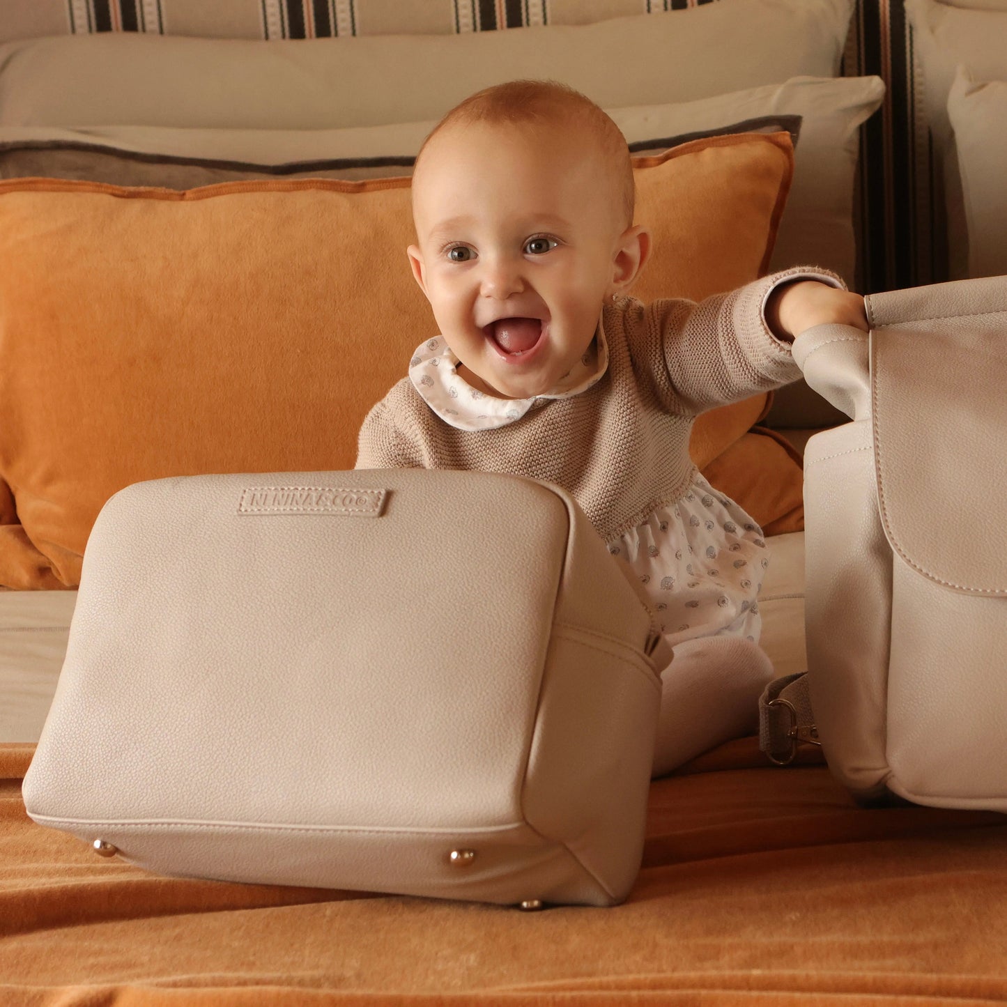 Pack Nacimiento Bebé: Portadocumentos + Neceser de Eco Piel MIREM Gris | Nenina & Co