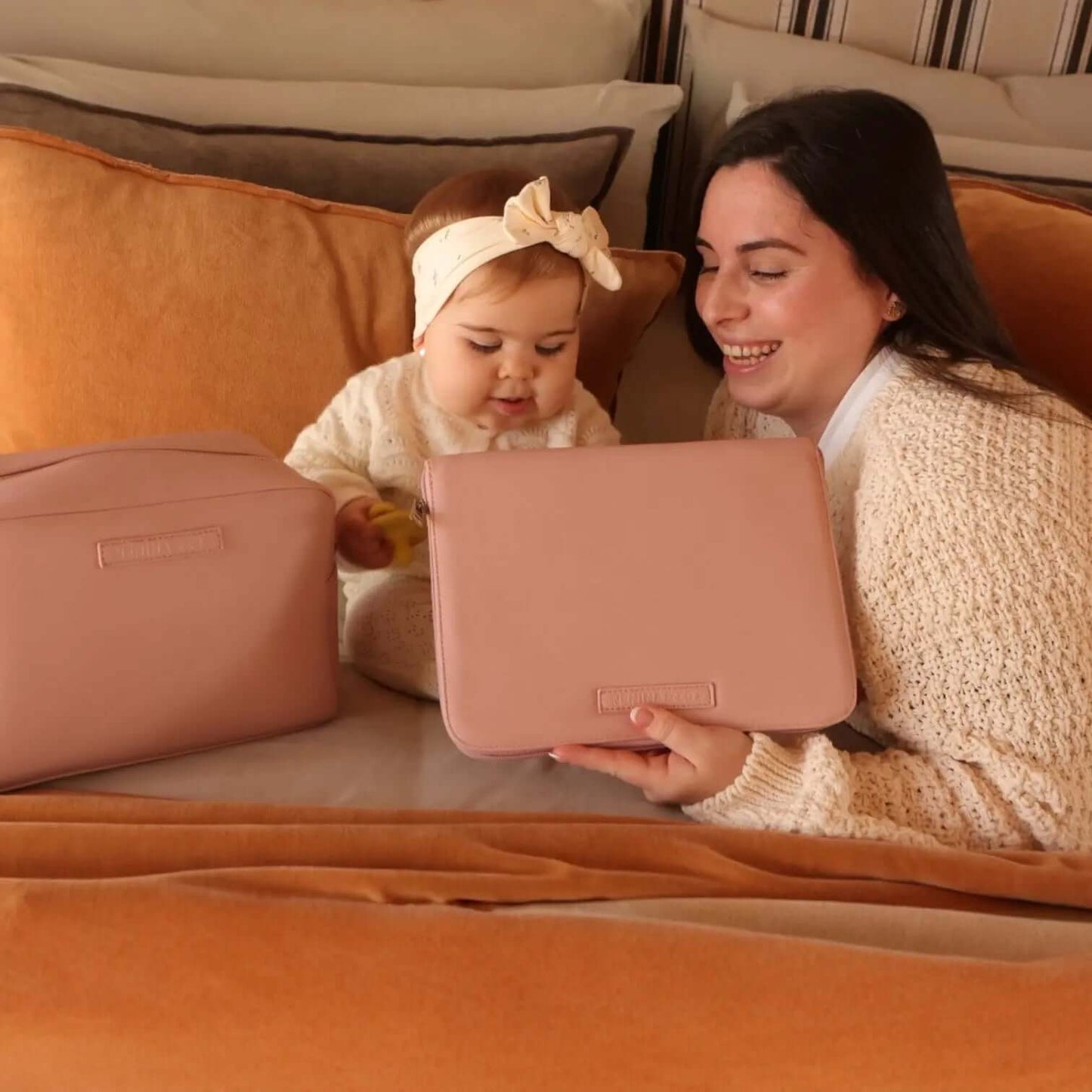 Pack Nacimiento Bebé: Portadocumentos + Neceser de Eco Piel MIREM Rosa pálido | Nenina & Co