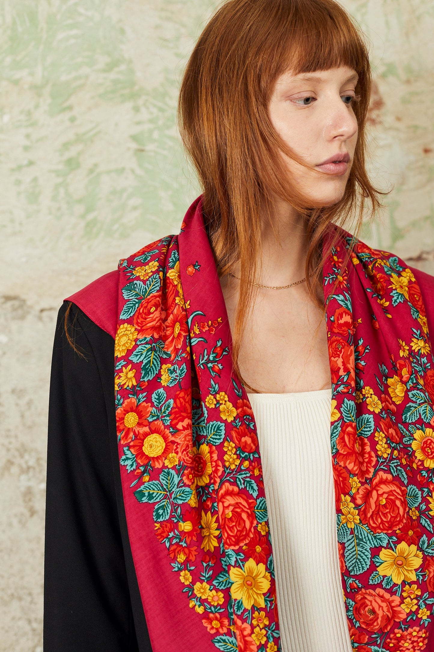 Pañuelo portugués flores rosa