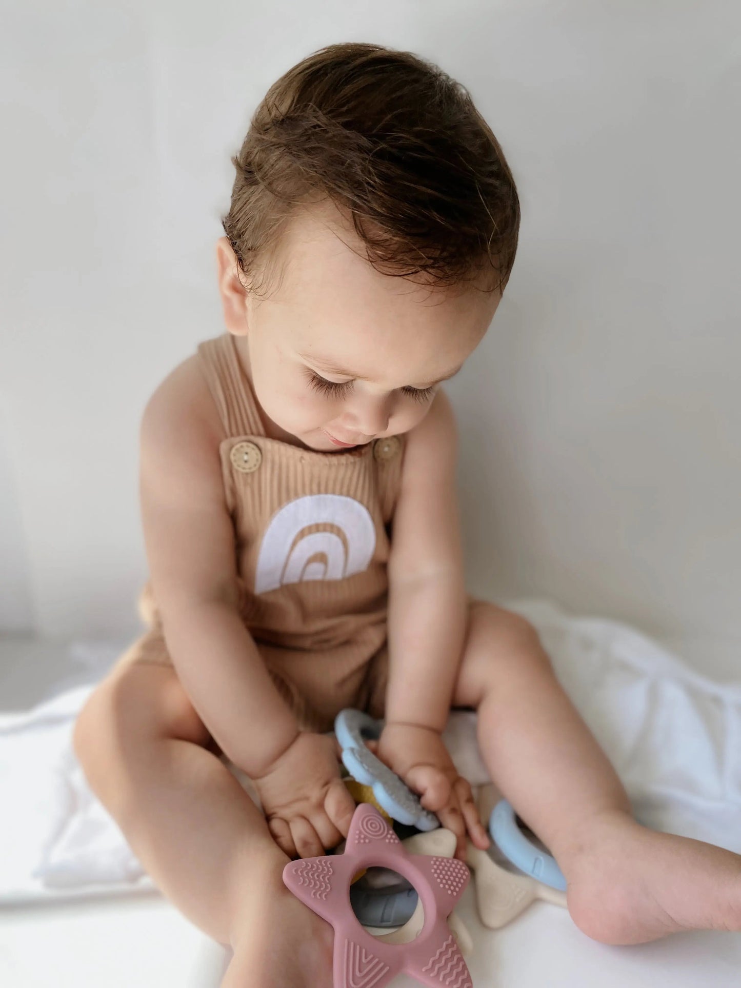 Peto Marrón con Tirantes Nenina & Co