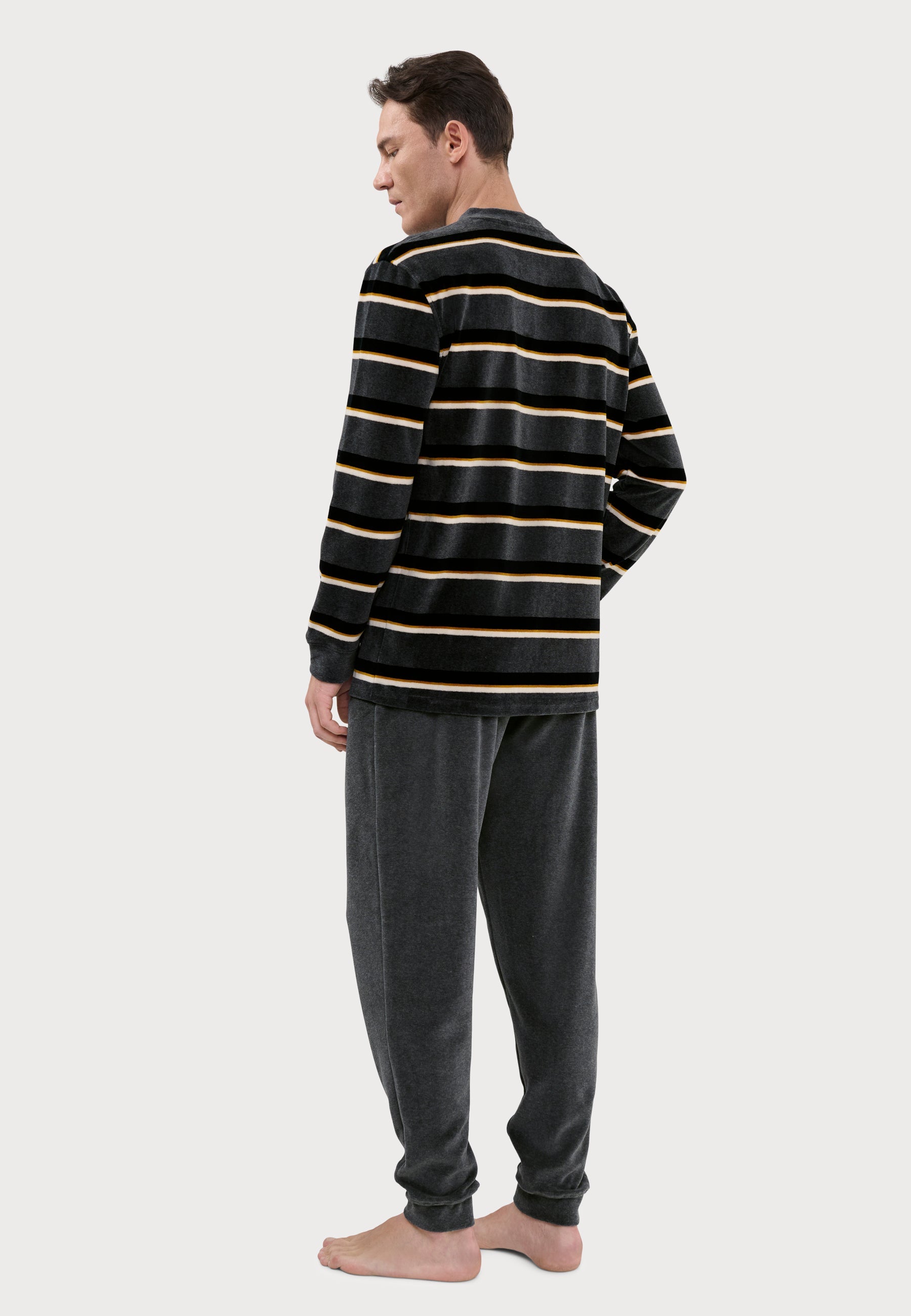 Pijama Hombre Invierno Terciopelo Gris - Cálido y Elegante